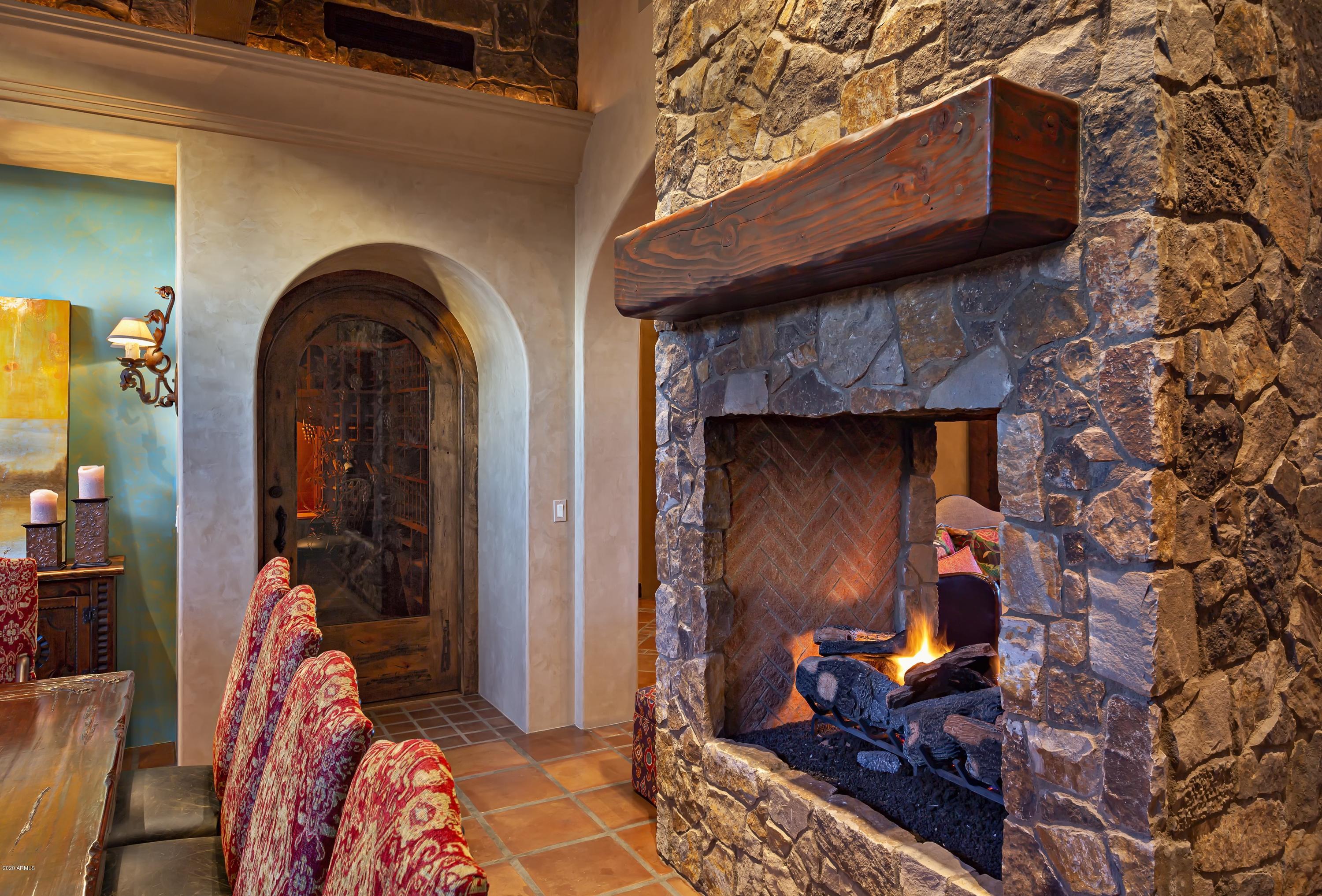 WHISPER ROCK UNIT 2 - Residential