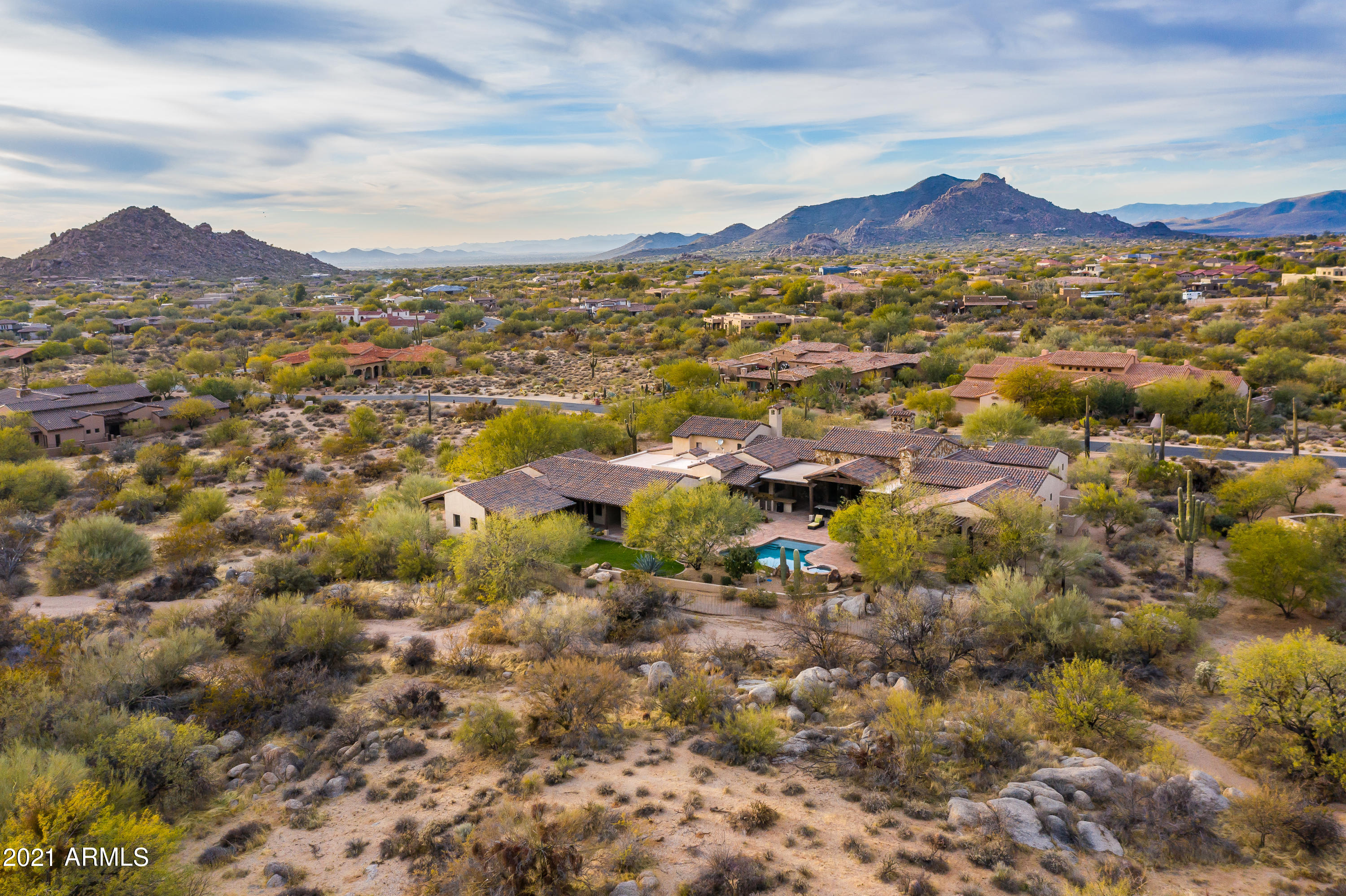 WHISPER ROCK UNIT 2 - Residential