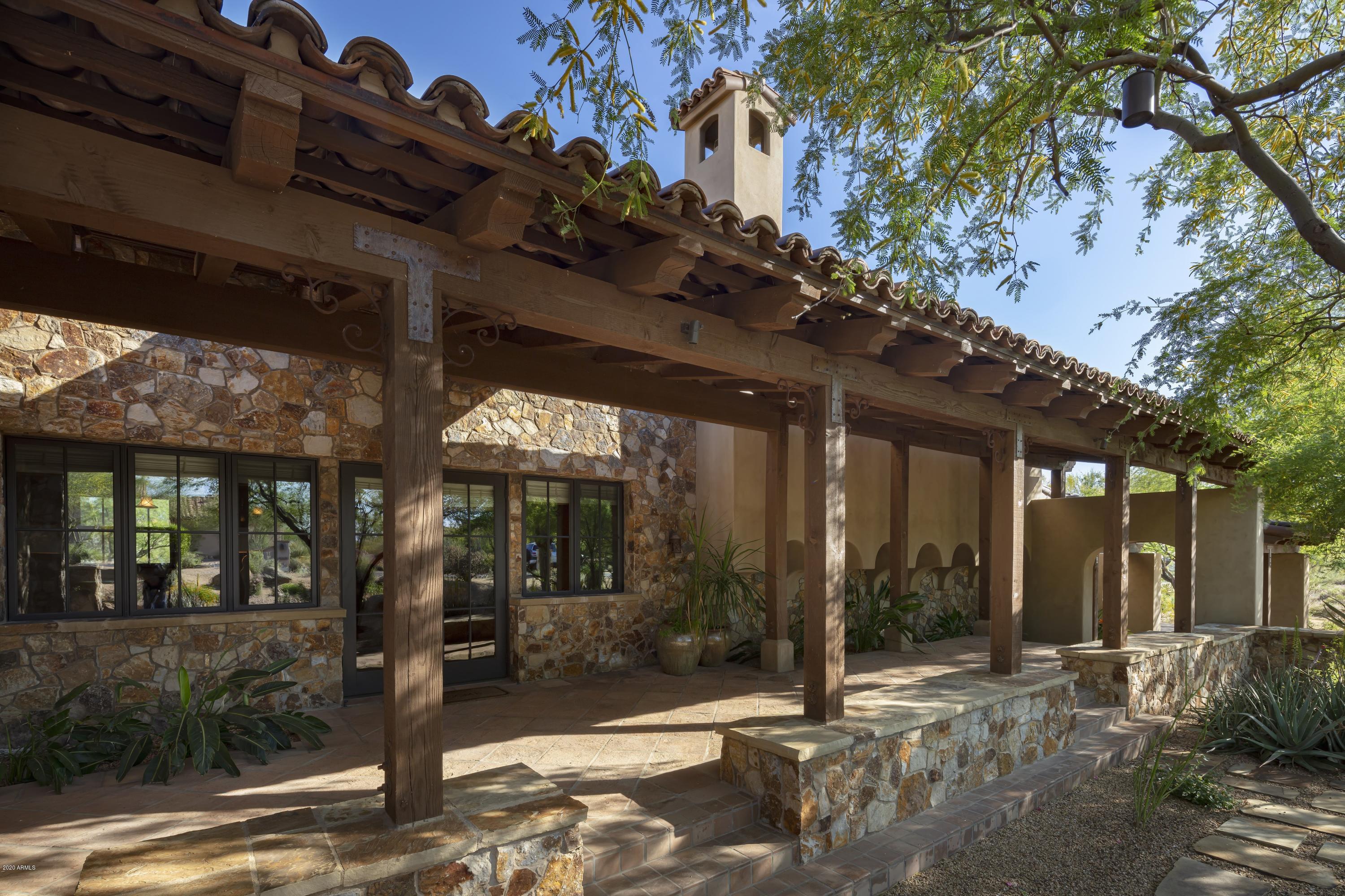 WHISPER ROCK UNIT 2 - Residential