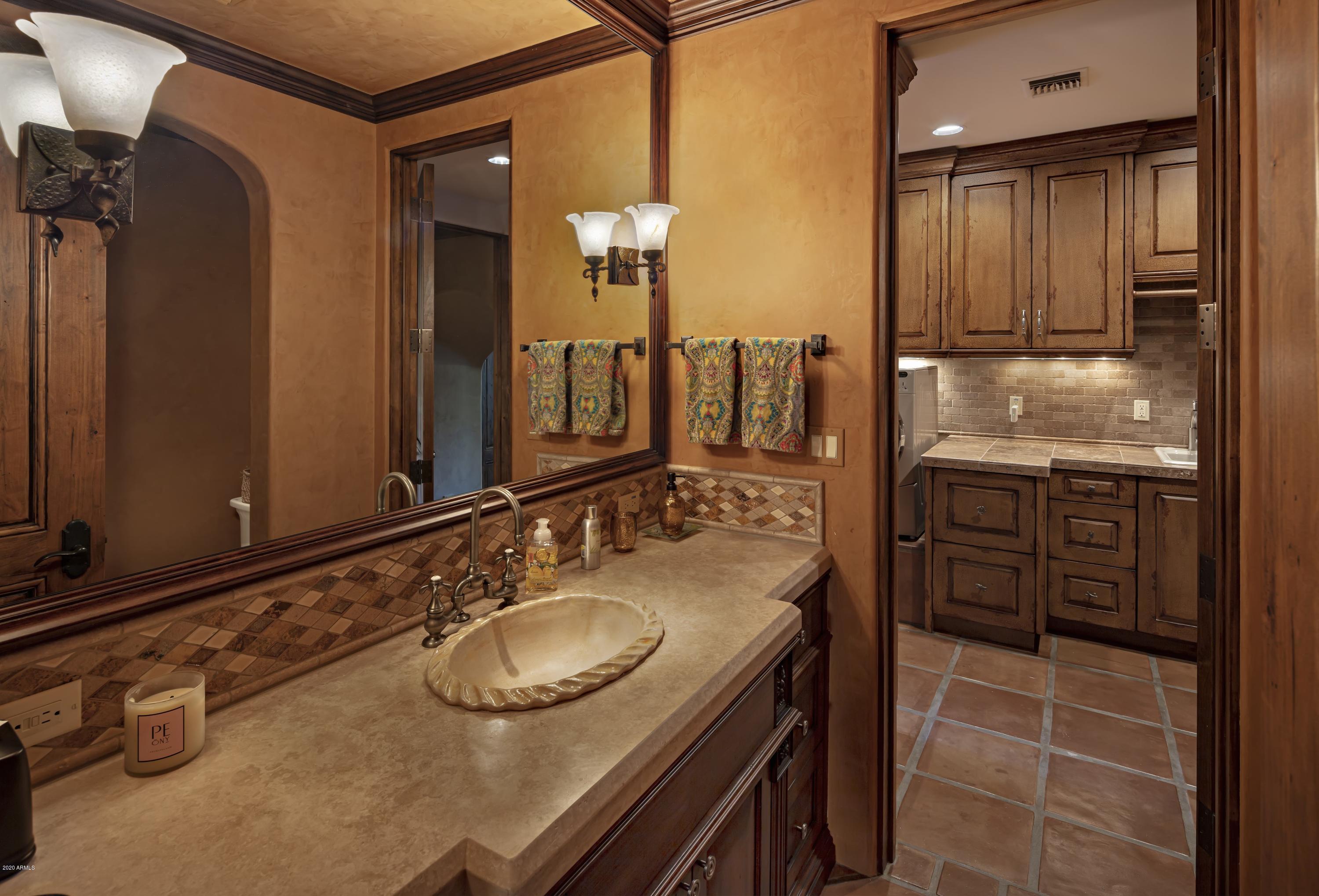 WHISPER ROCK UNIT 2 - Residential
