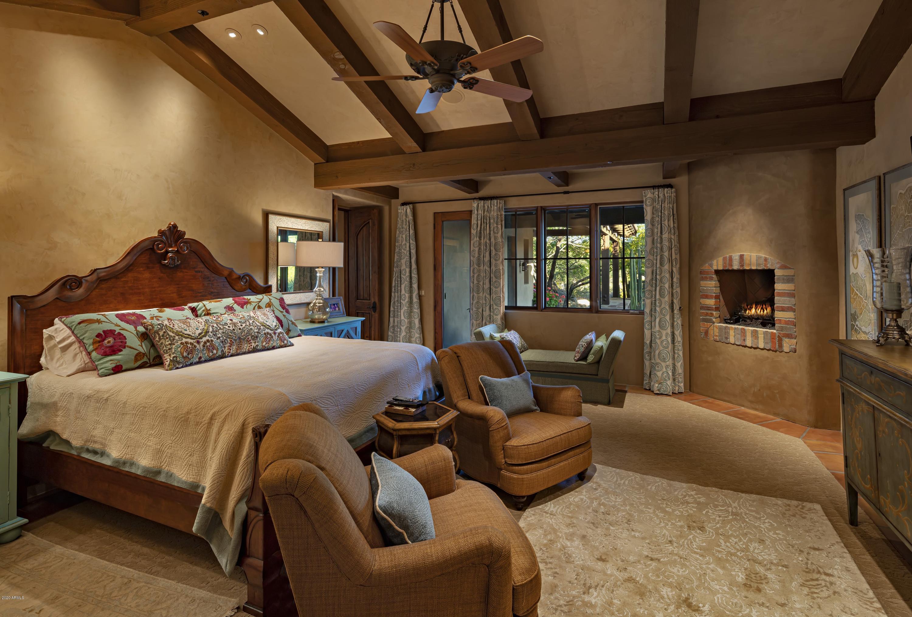 WHISPER ROCK UNIT 2 - Residential