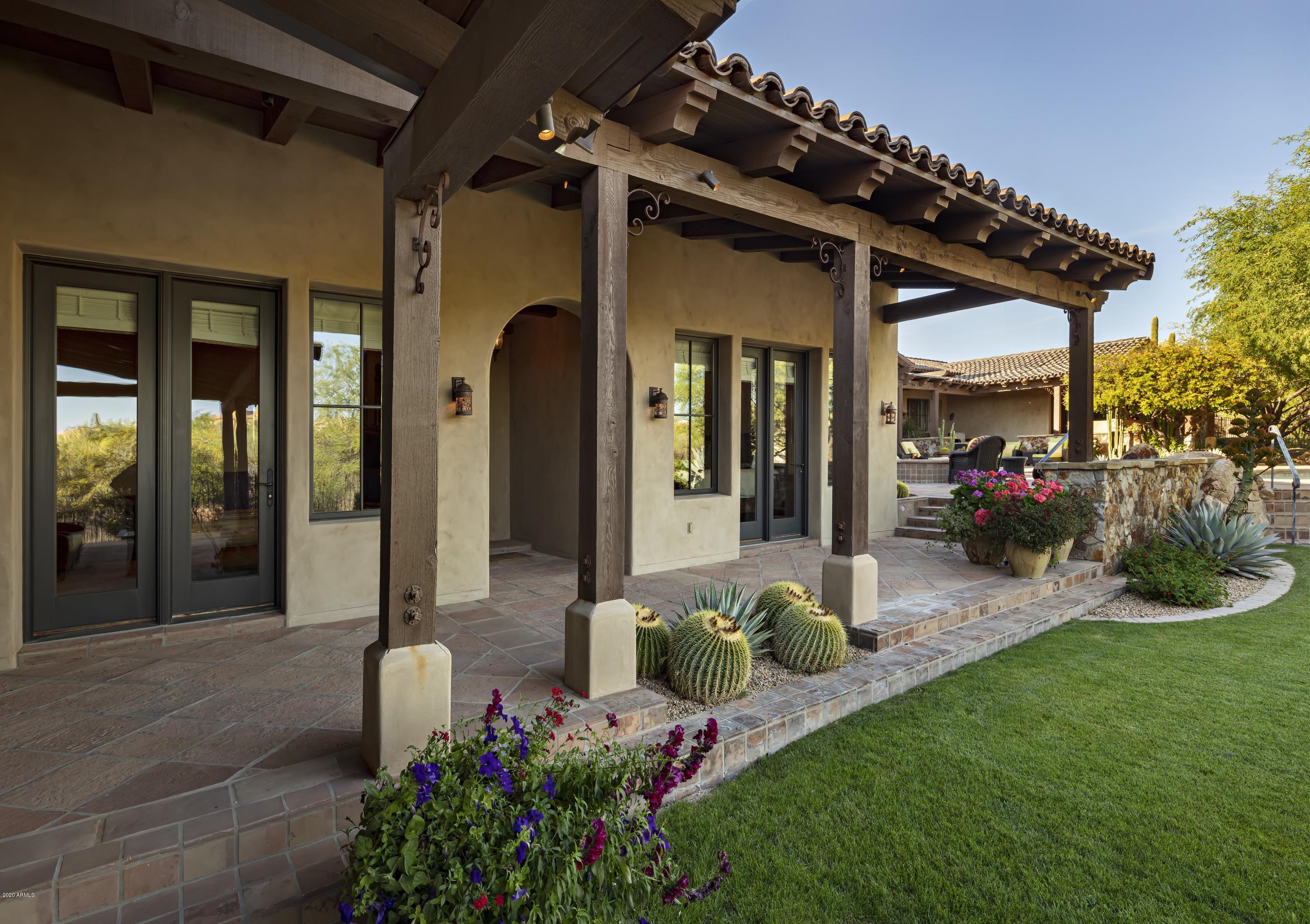 WHISPER ROCK UNIT 2 - Residential