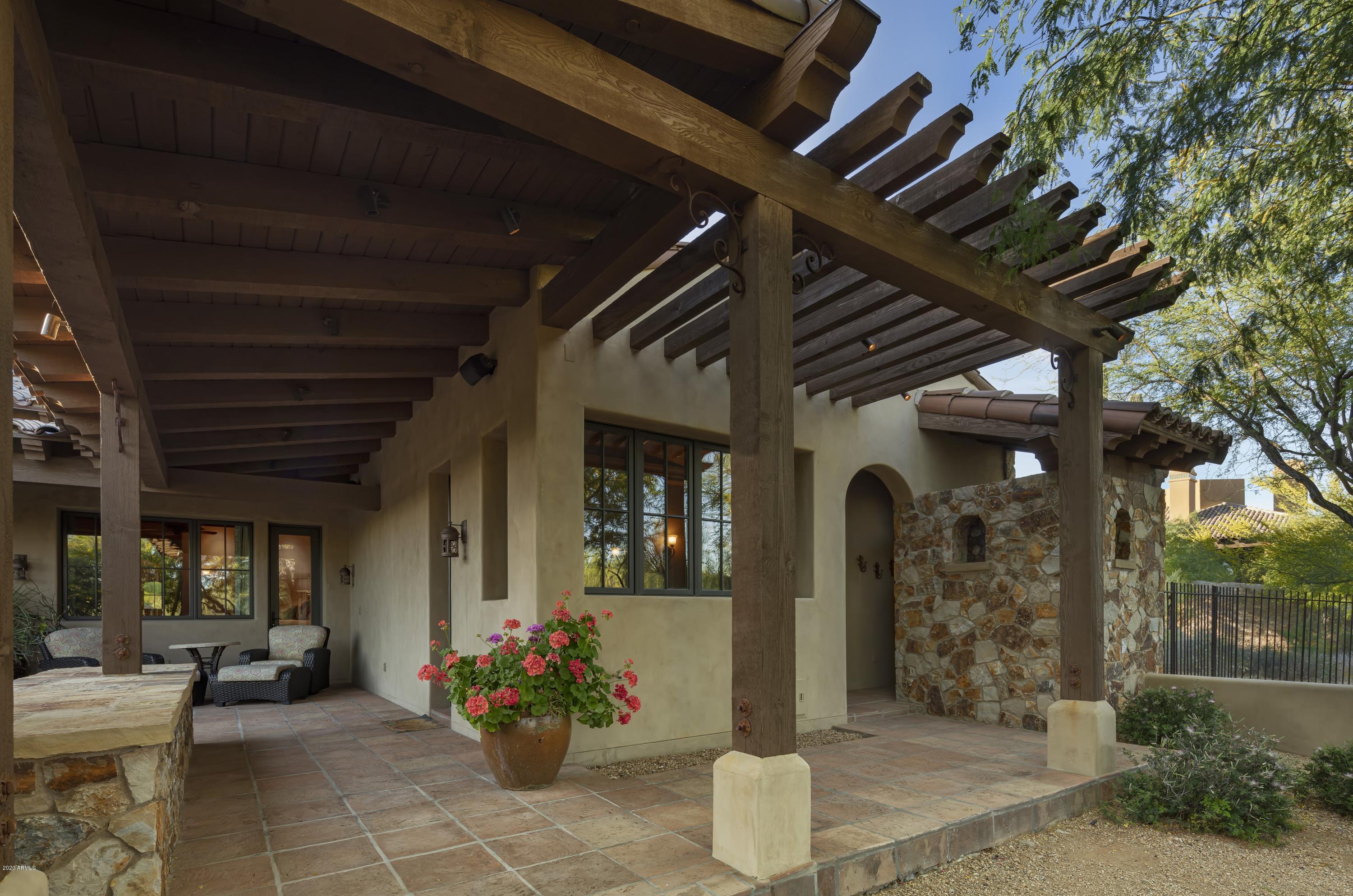WHISPER ROCK UNIT 2 - Residential