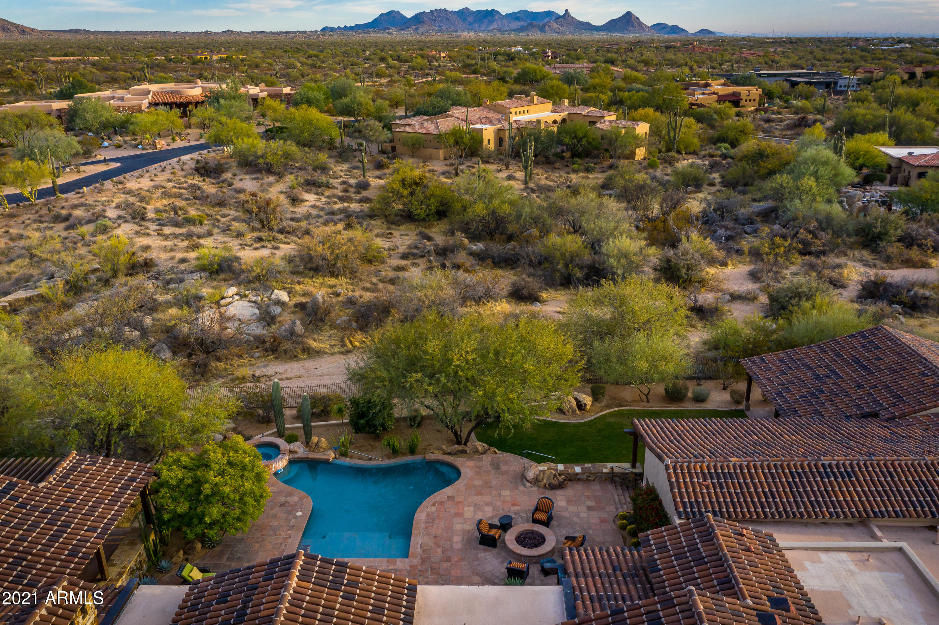 WHISPER ROCK UNIT 2 - Residential
