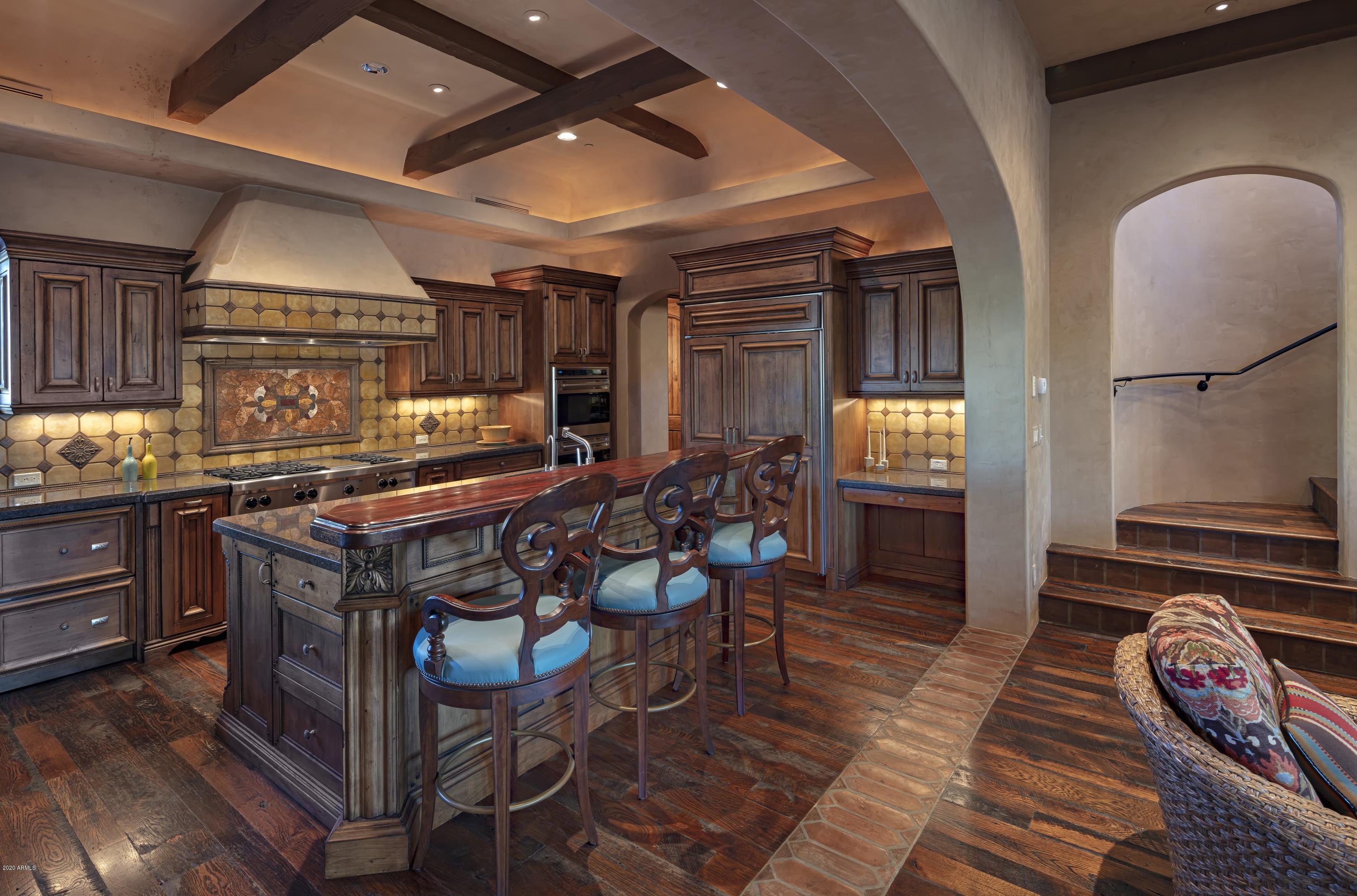 WHISPER ROCK UNIT 2 - Residential