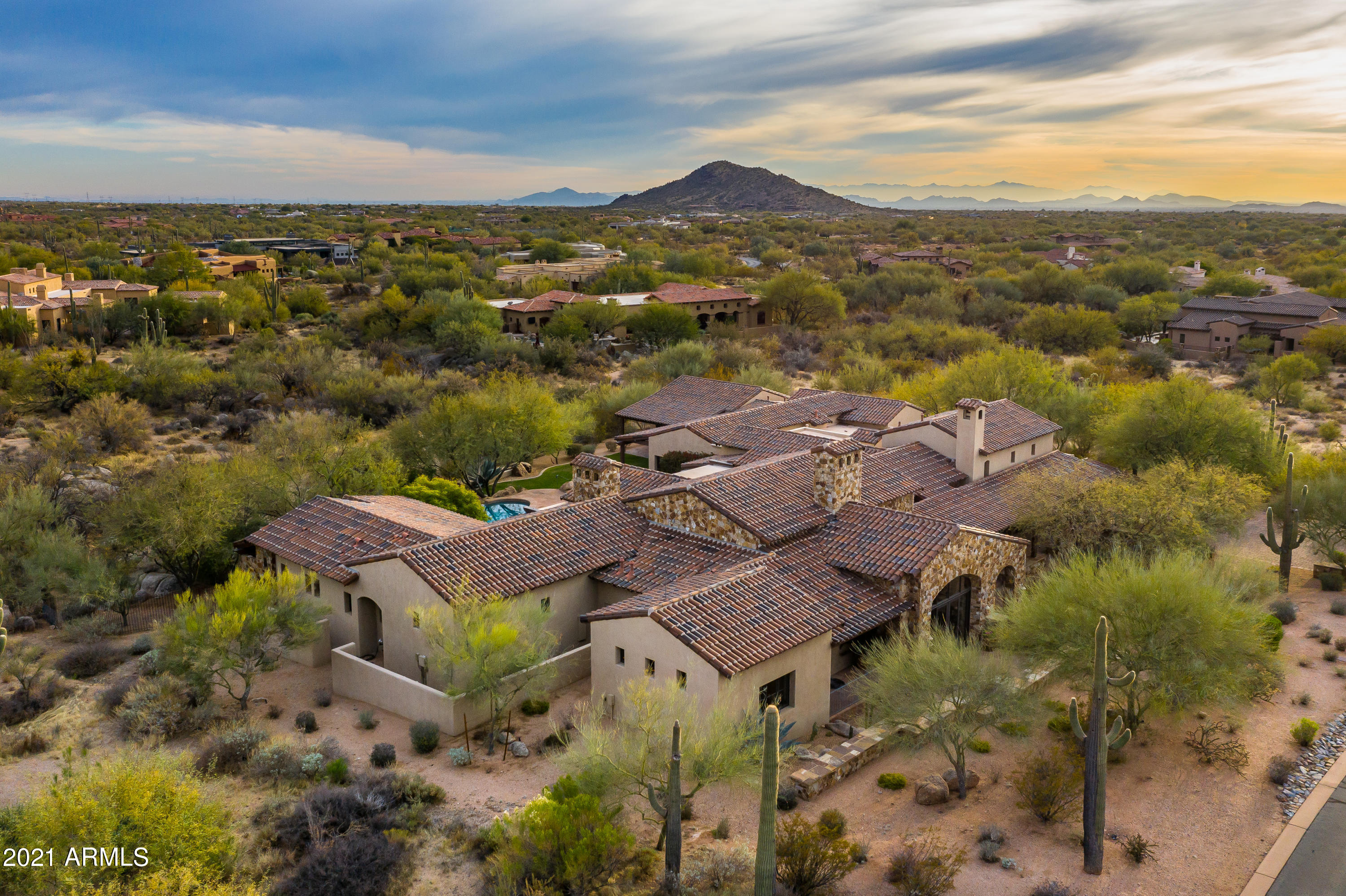 WHISPER ROCK UNIT 2 - Residential