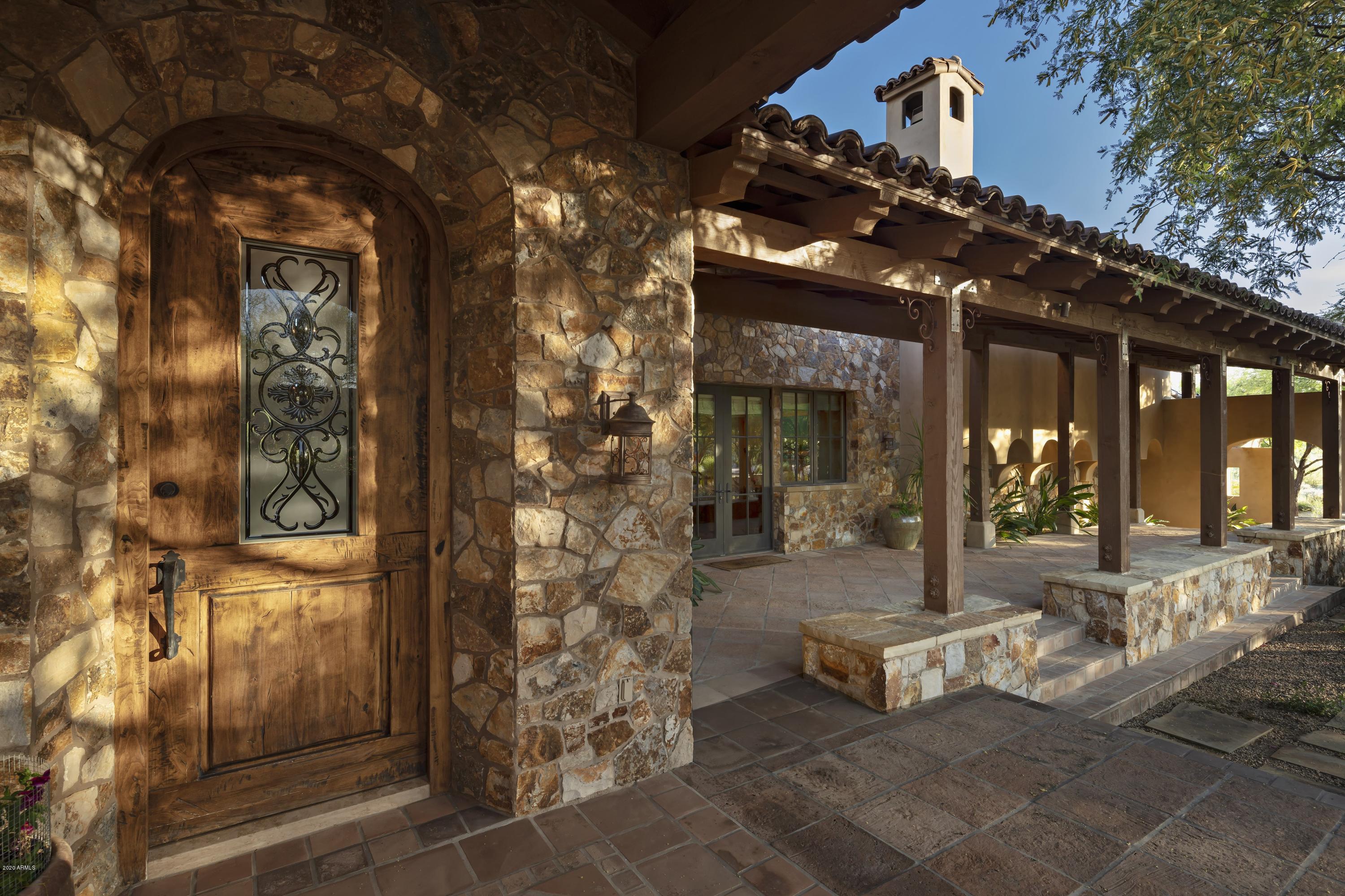WHISPER ROCK UNIT 2 - Residential