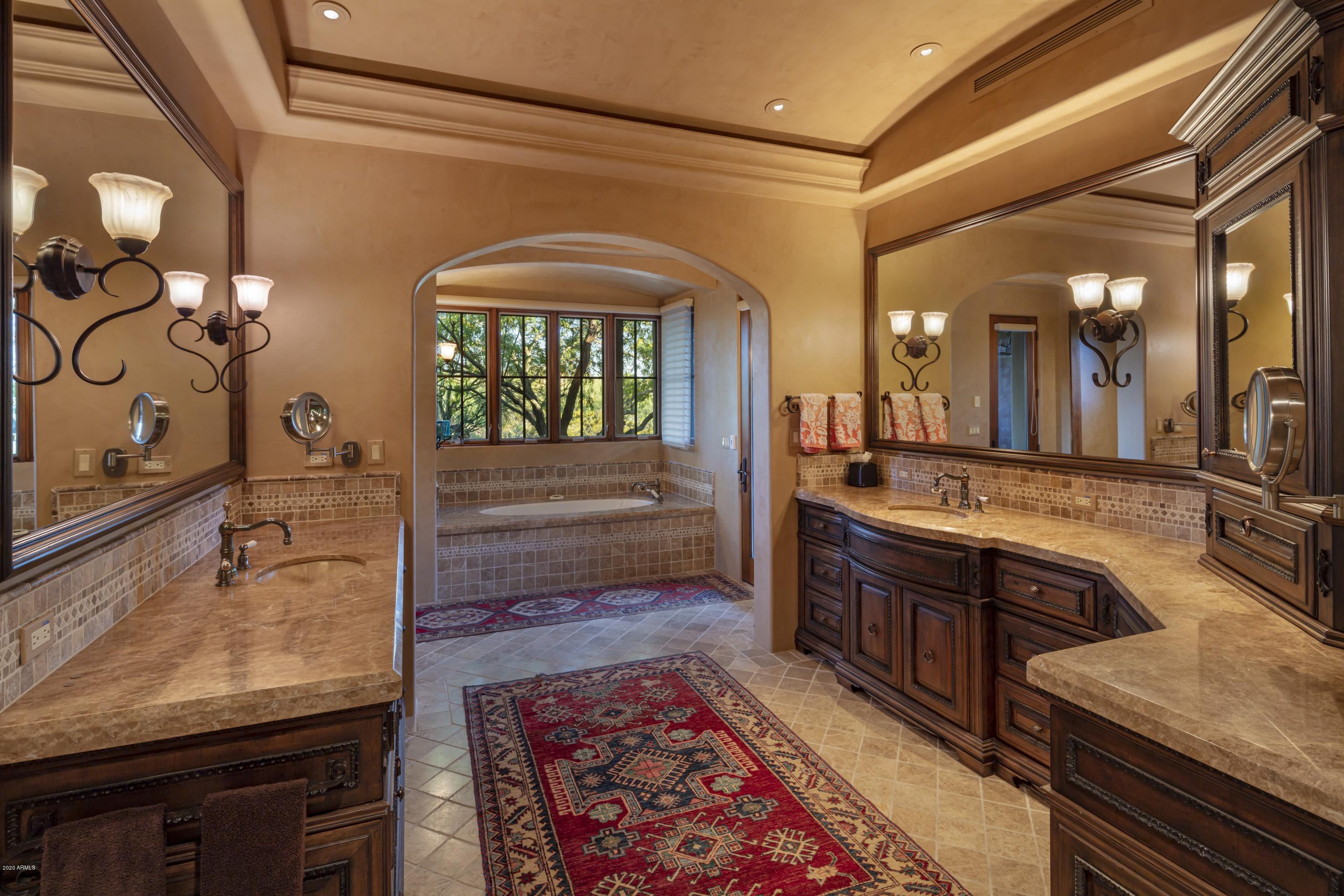 WHISPER ROCK UNIT 2 - Residential
