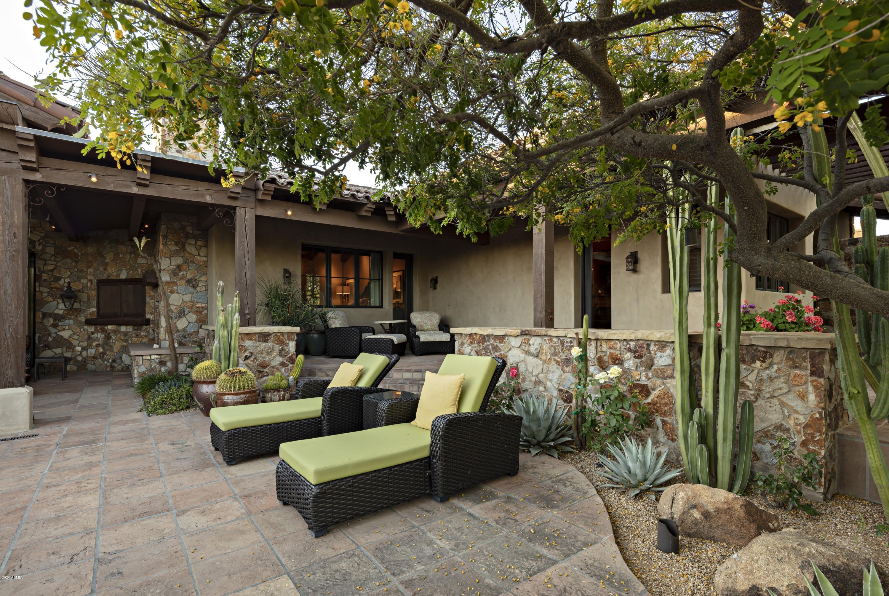 WHISPER ROCK UNIT 2 - Residential
