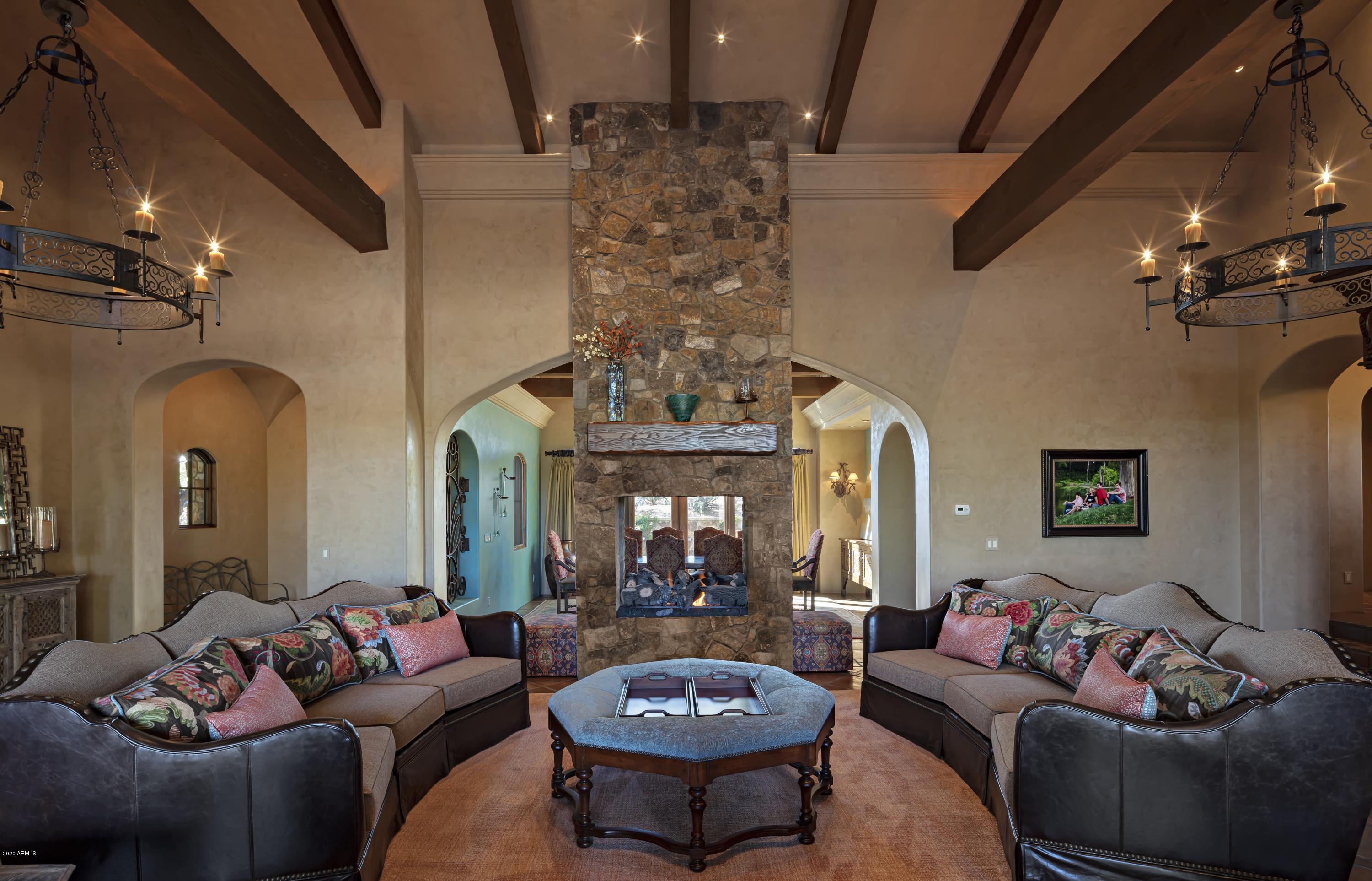 WHISPER ROCK UNIT 2 - Residential