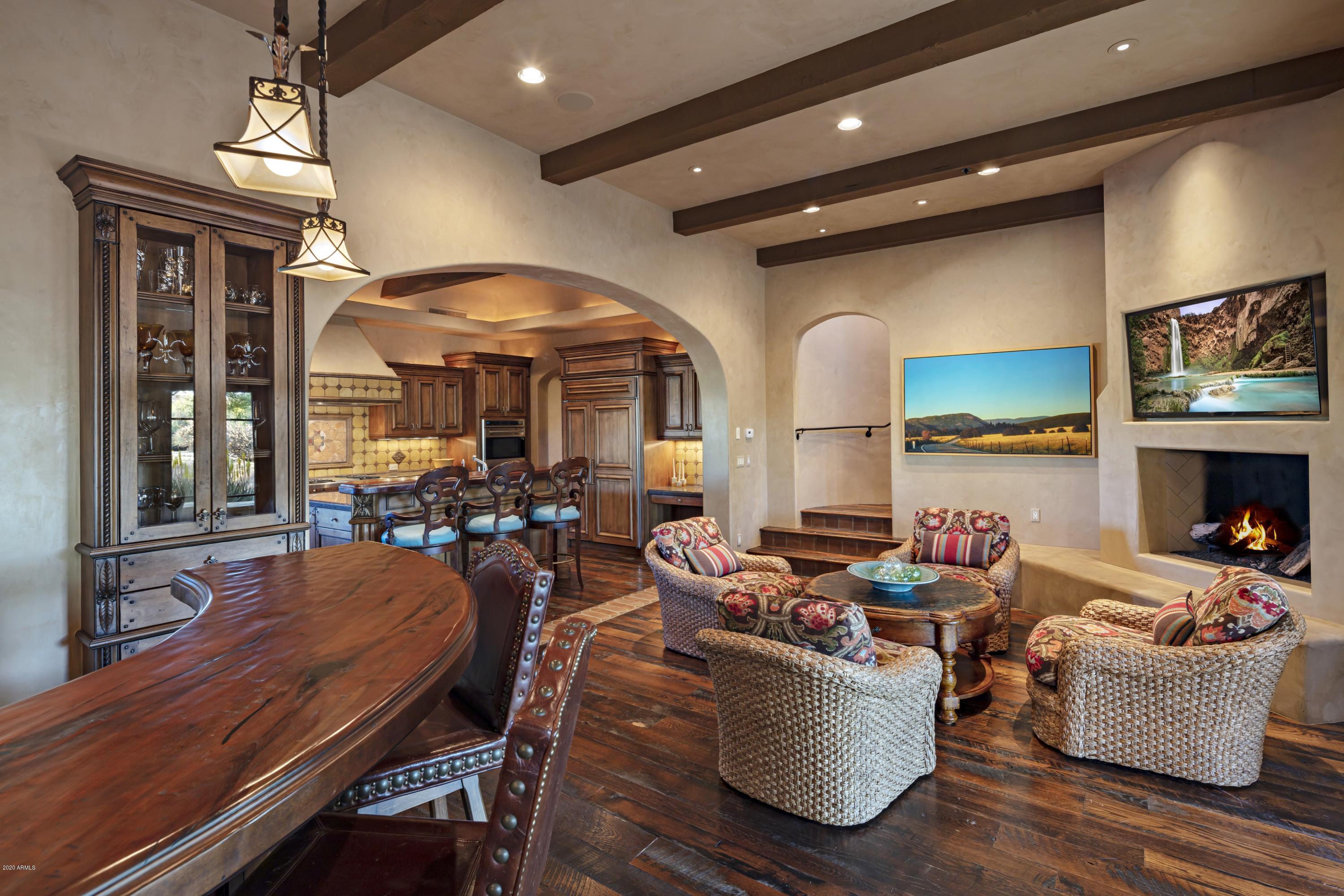 WHISPER ROCK UNIT 2 - Residential