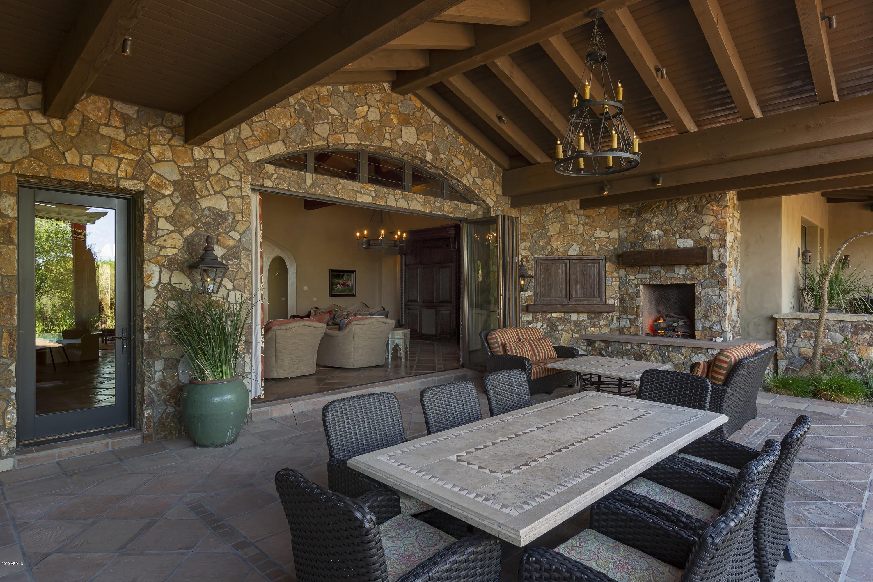 WHISPER ROCK UNIT 2 - Residential