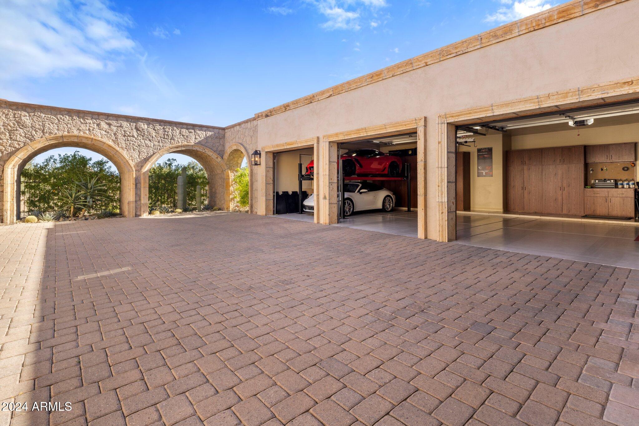 ESTANCIA - Residential