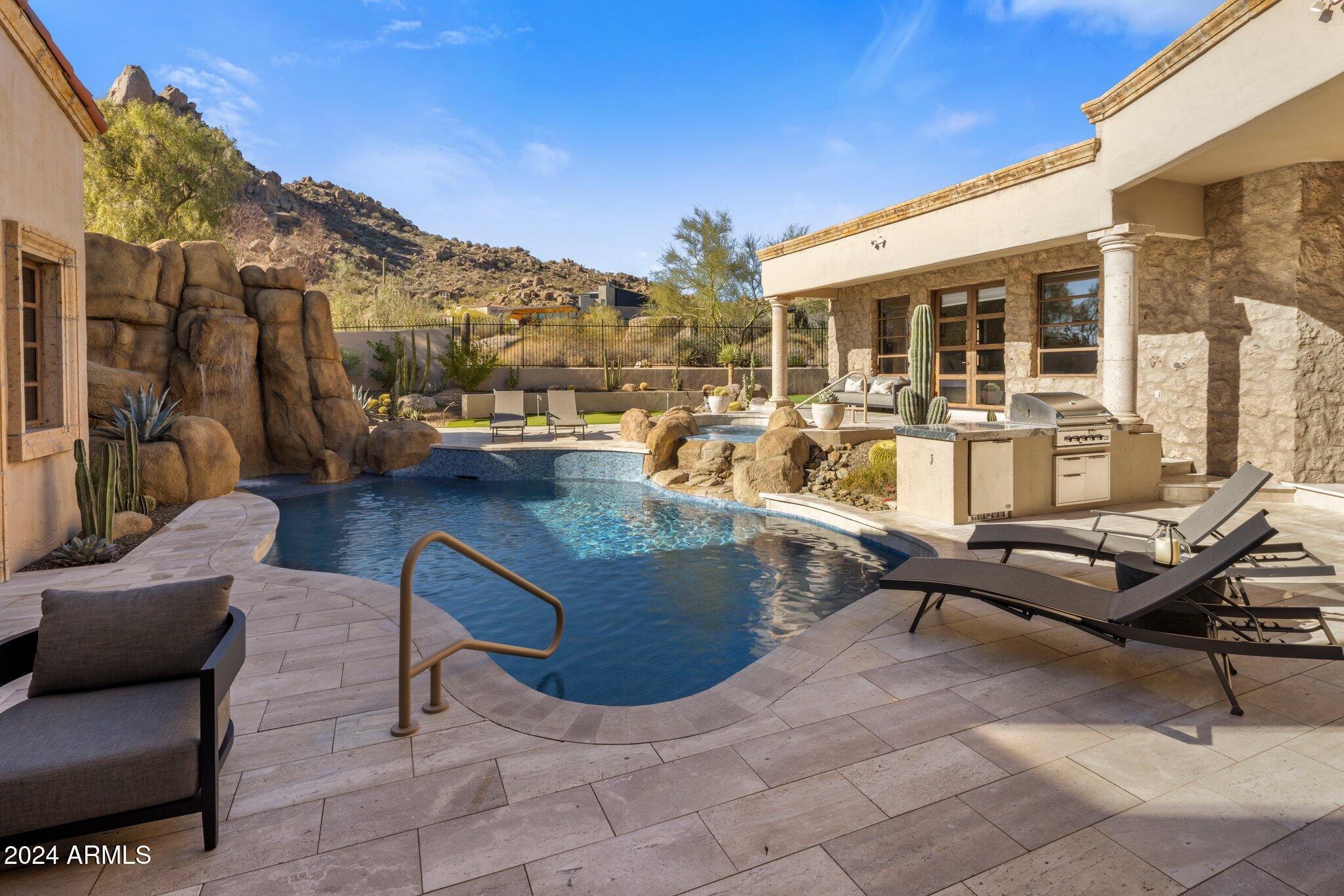 ESTANCIA - Residential