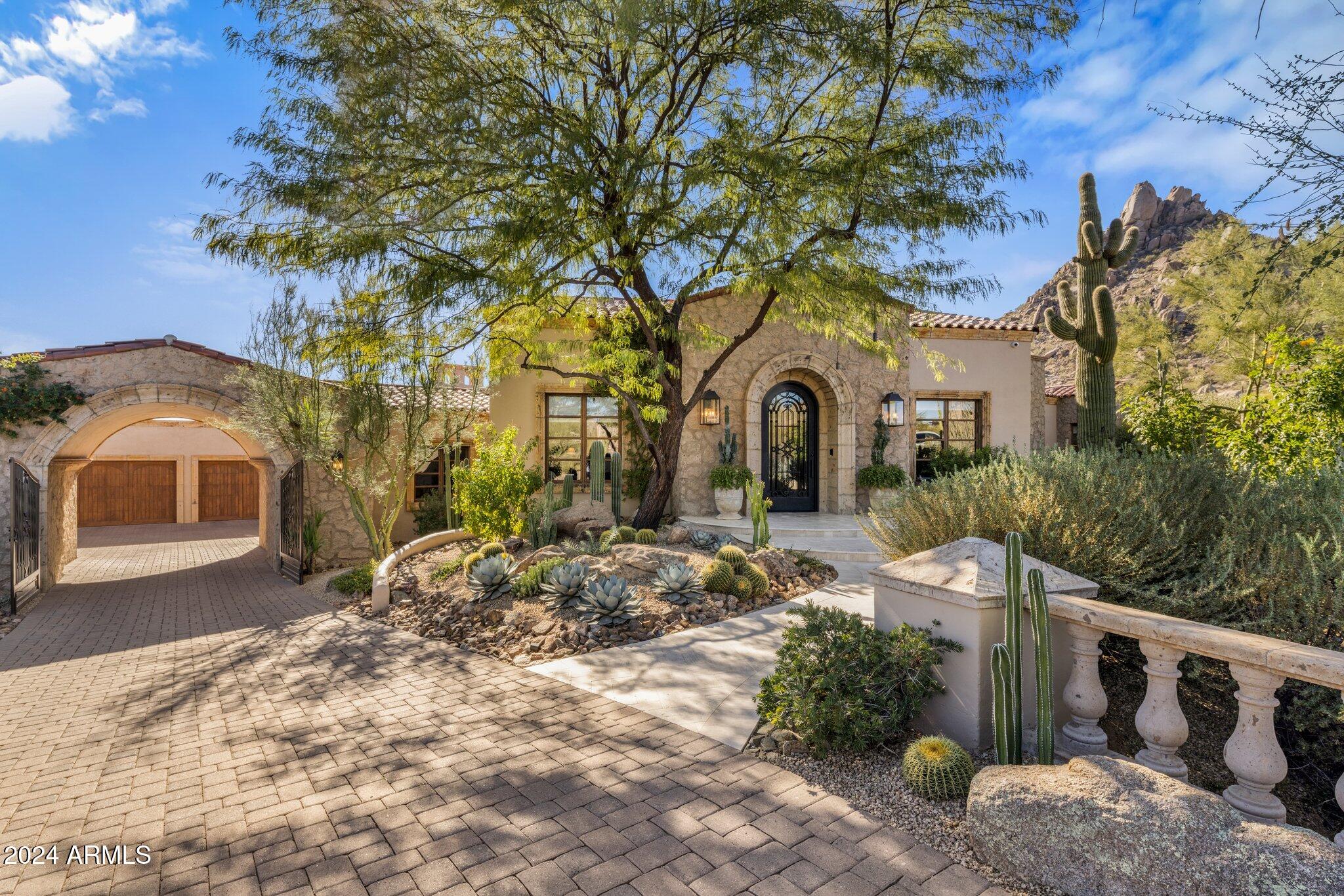 ESTANCIA - Residential