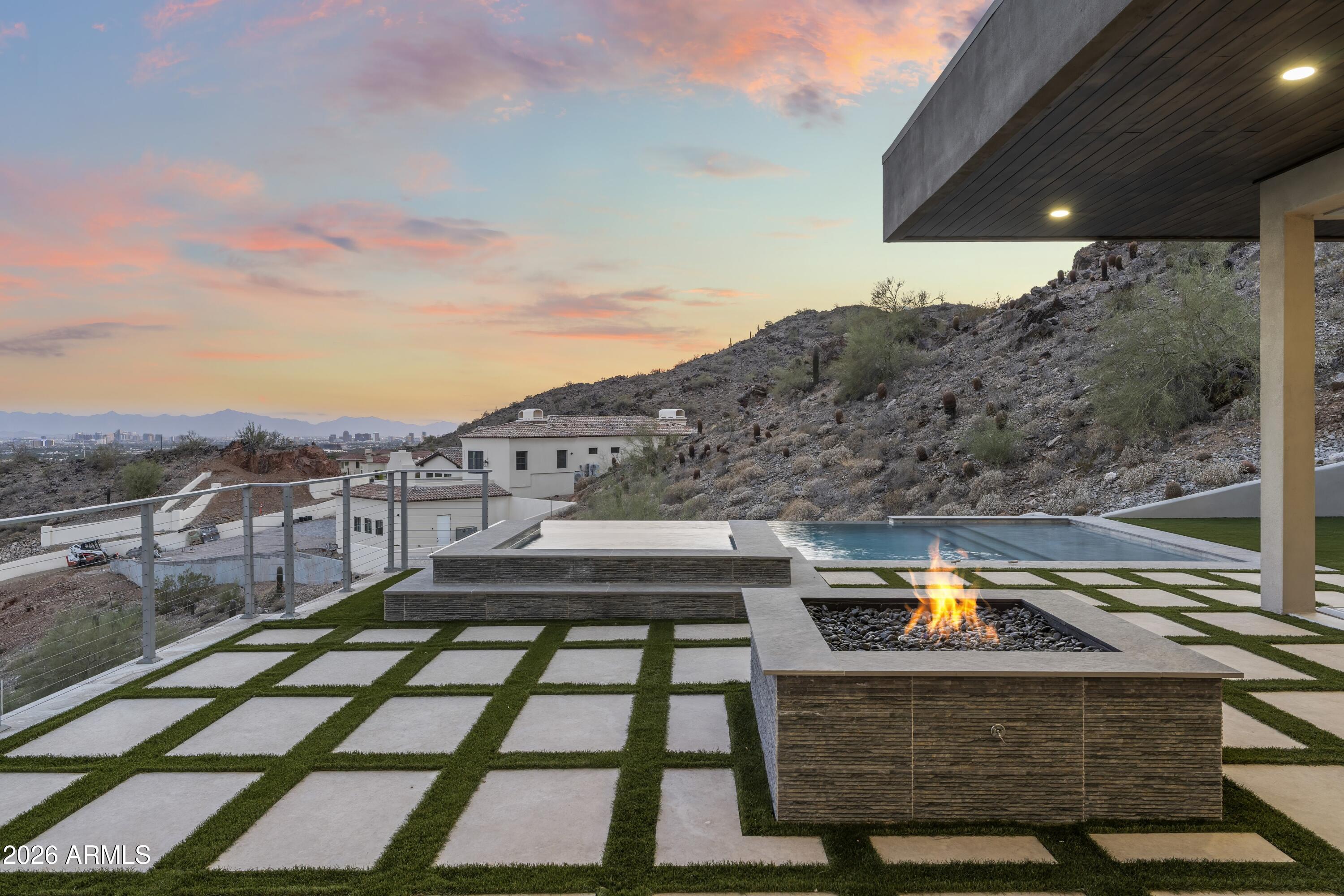 PARADISE RESERVE - Residential