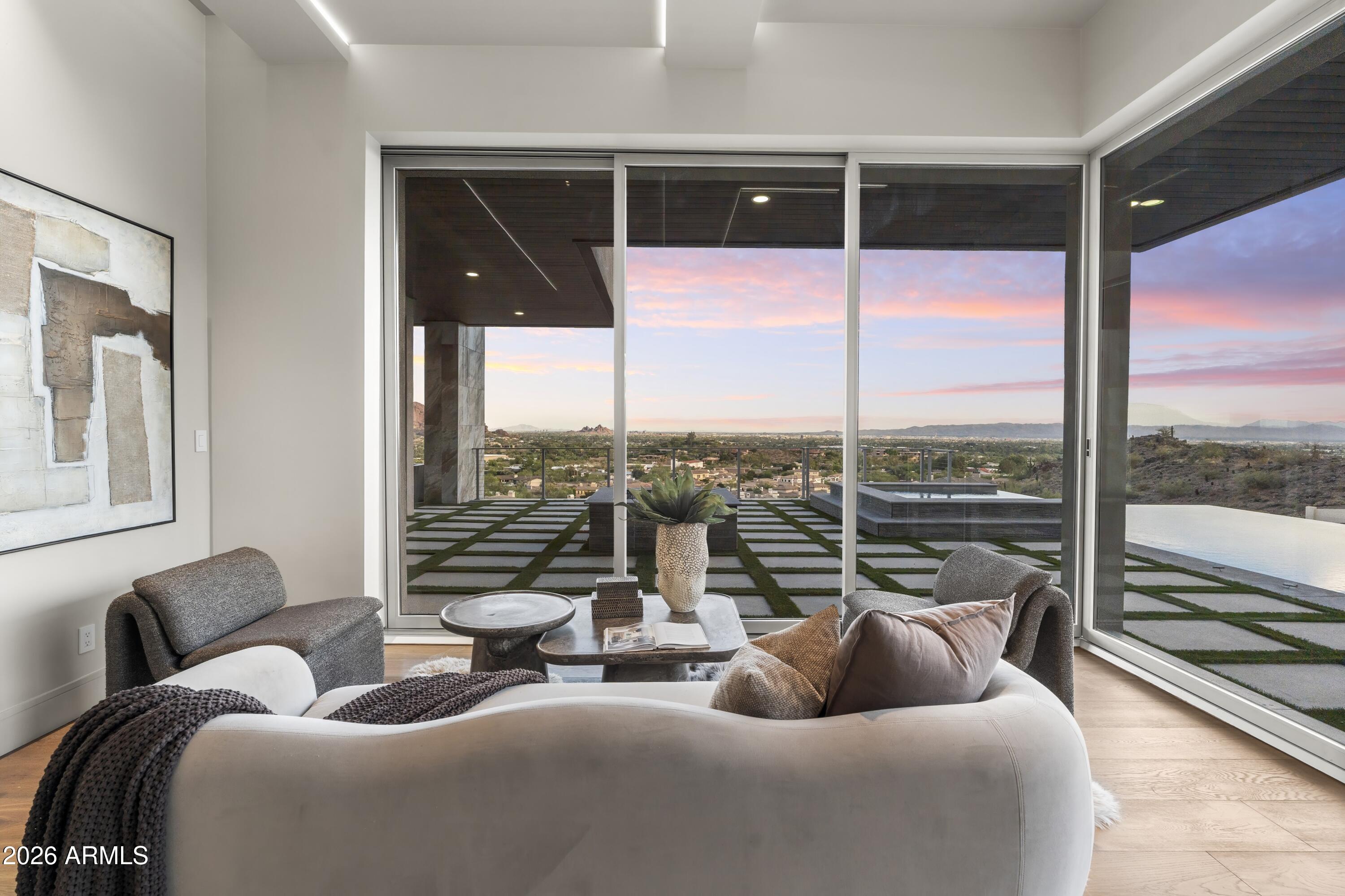 PARADISE RESERVE - Residential