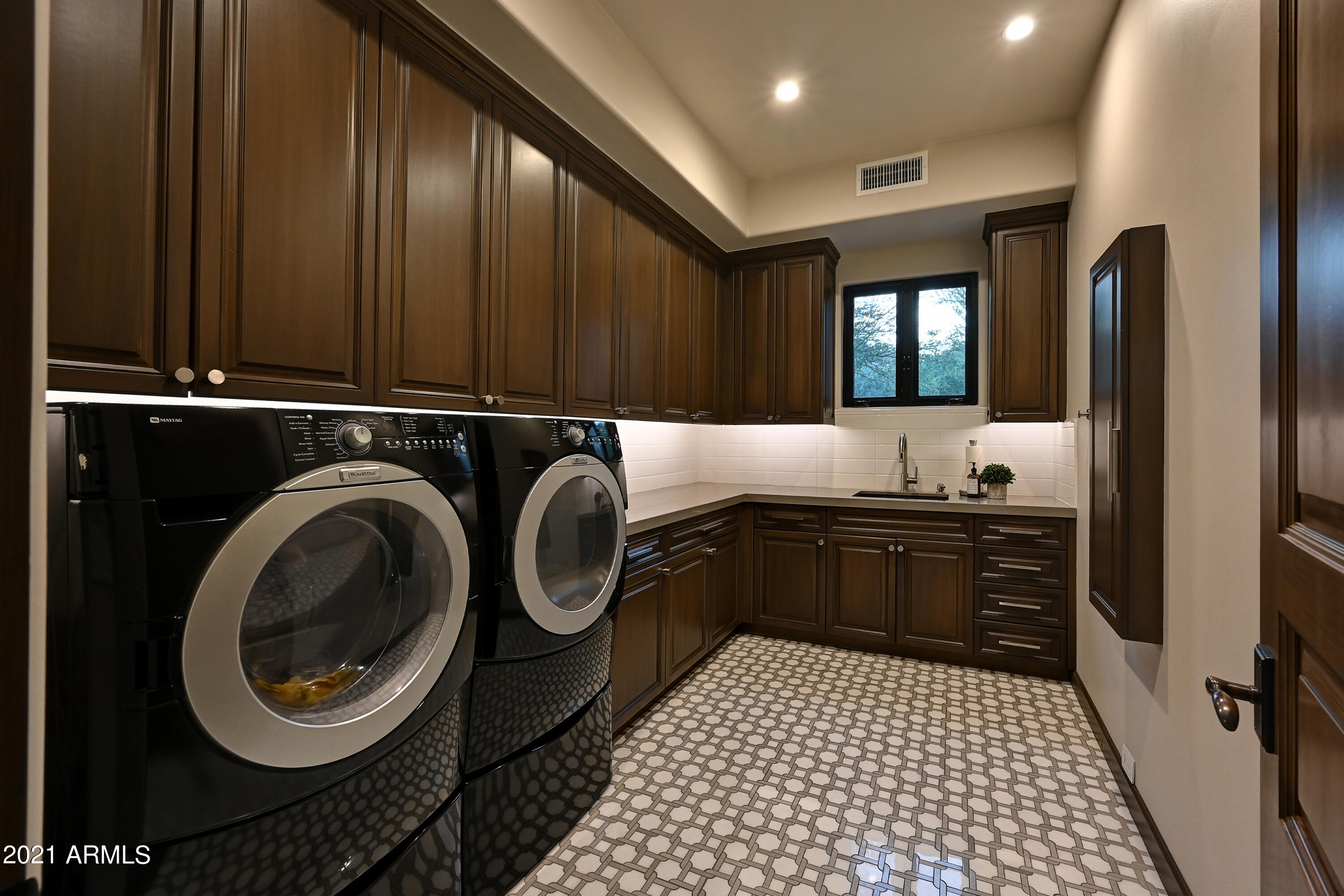 HILLSIDE VILLAS AT DESERT HIGHLANDS REPL OF REPL - Residential