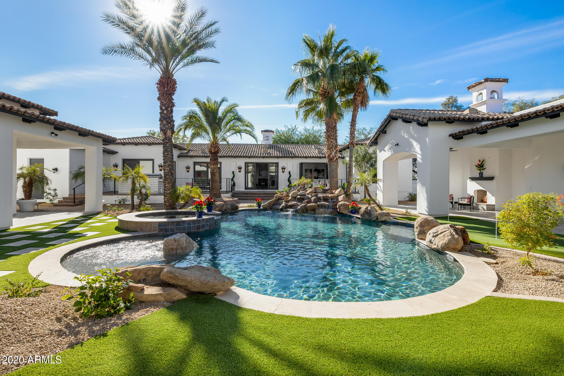 MIRAGE CROSSING - Residential