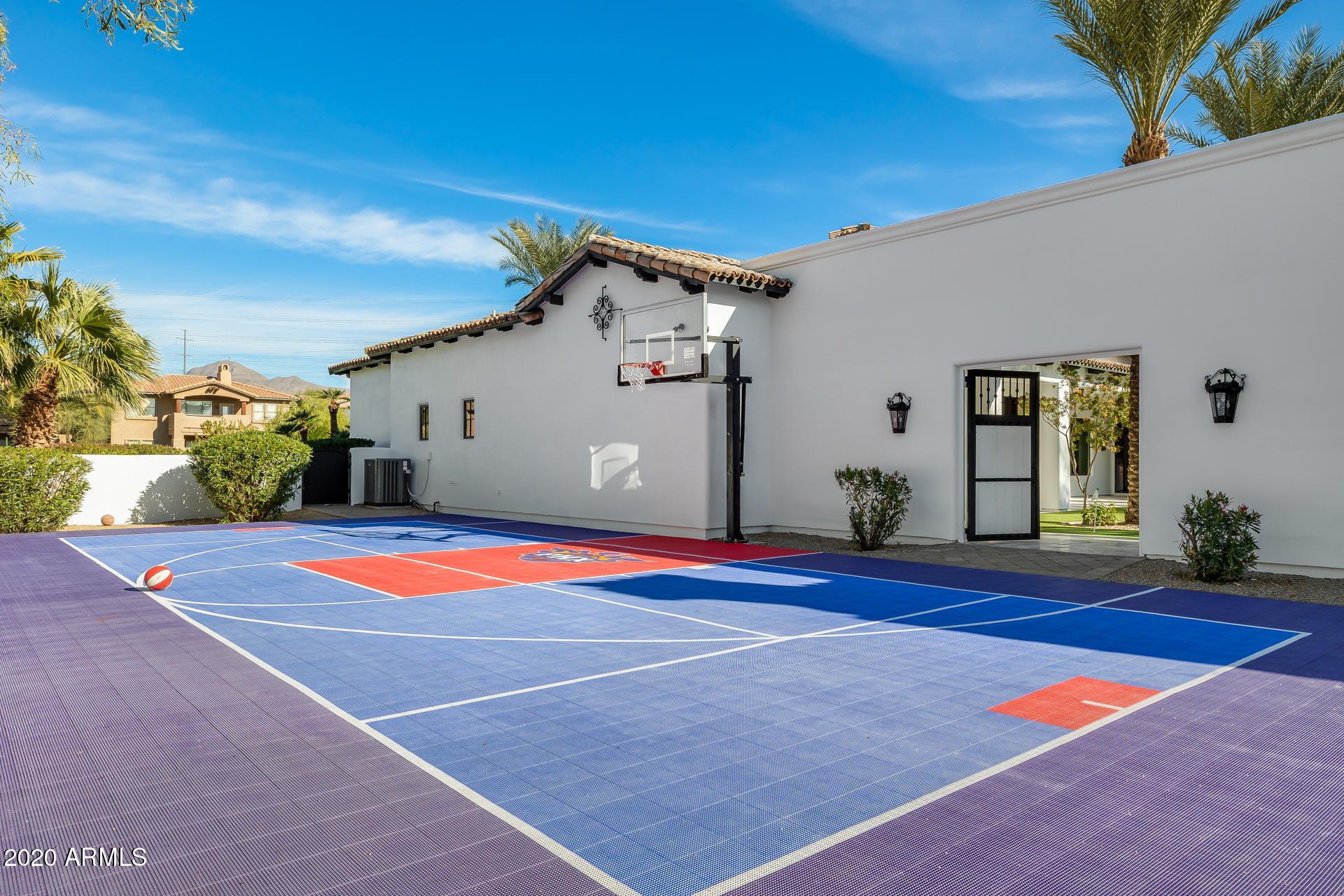 MIRAGE CROSSING - Residential