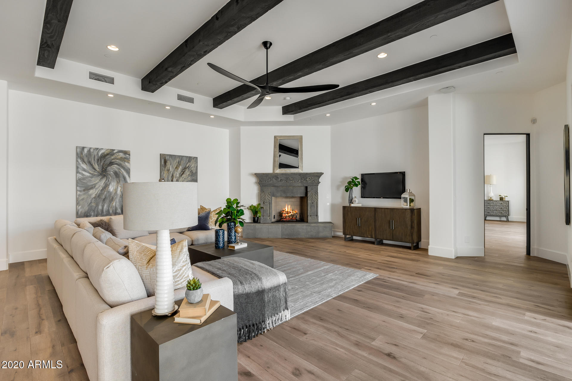 MIRAGE CROSSING - Residential