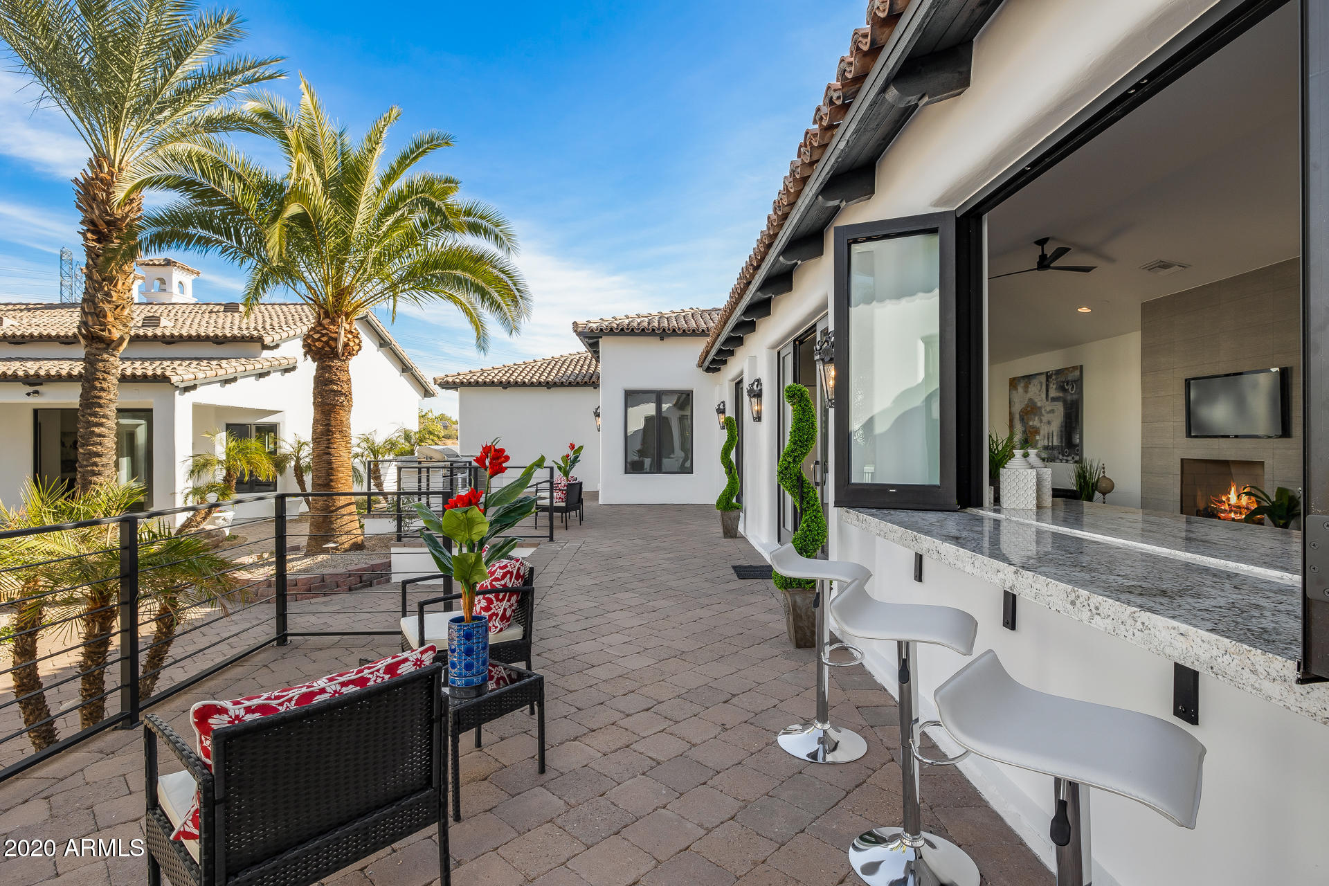 MIRAGE CROSSING - Residential