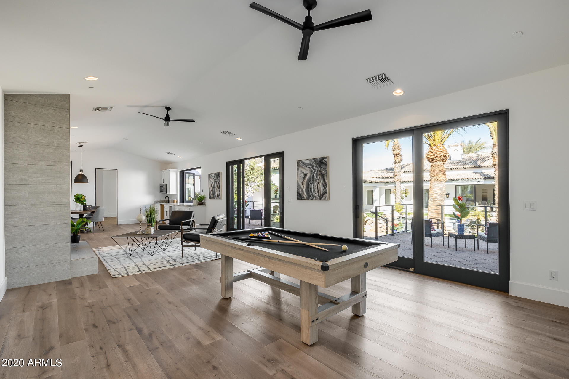 MIRAGE CROSSING - Residential