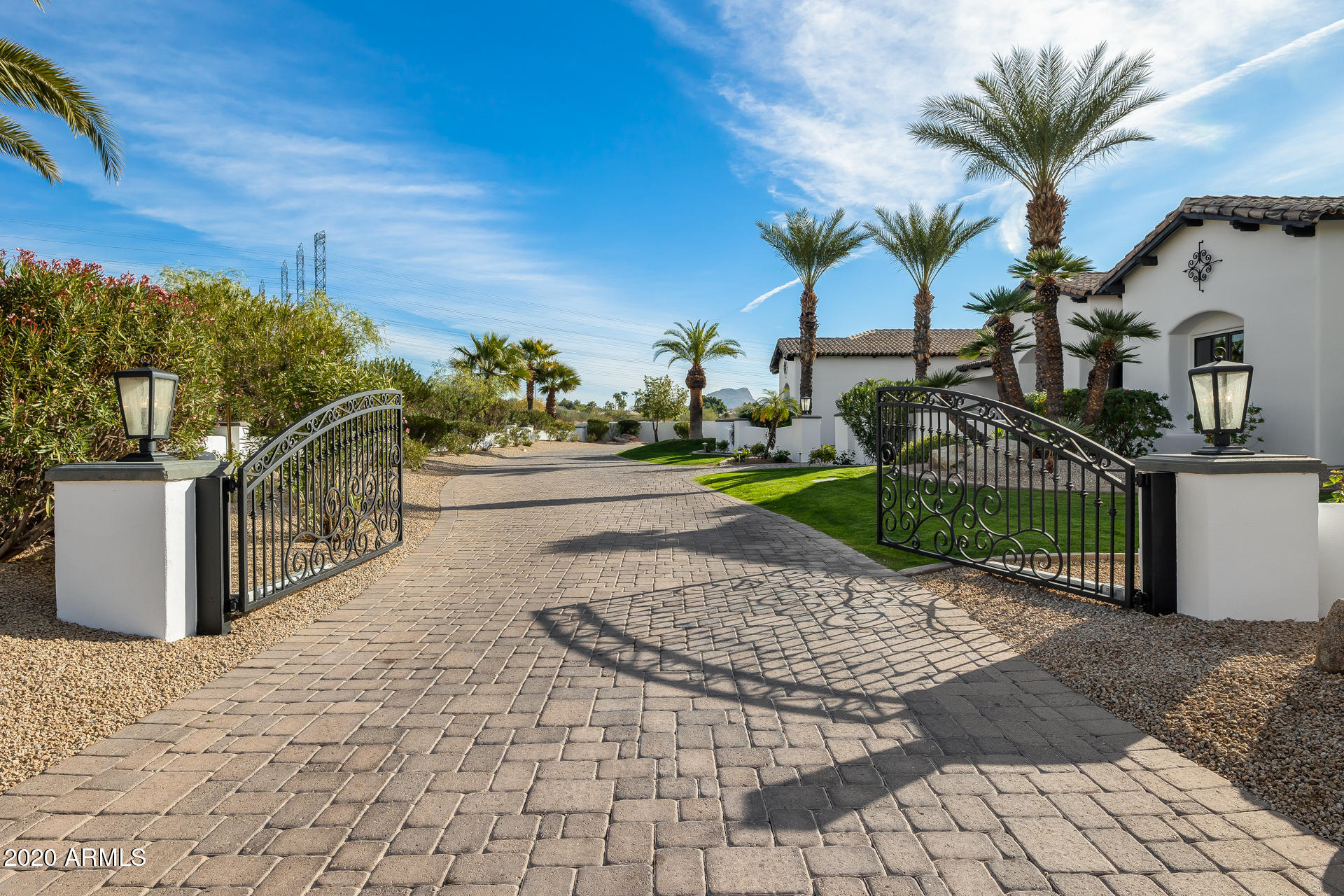 MIRAGE CROSSING - Residential