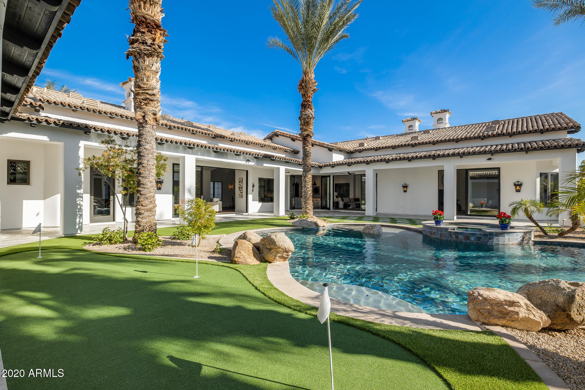 MIRAGE CROSSING - Residential