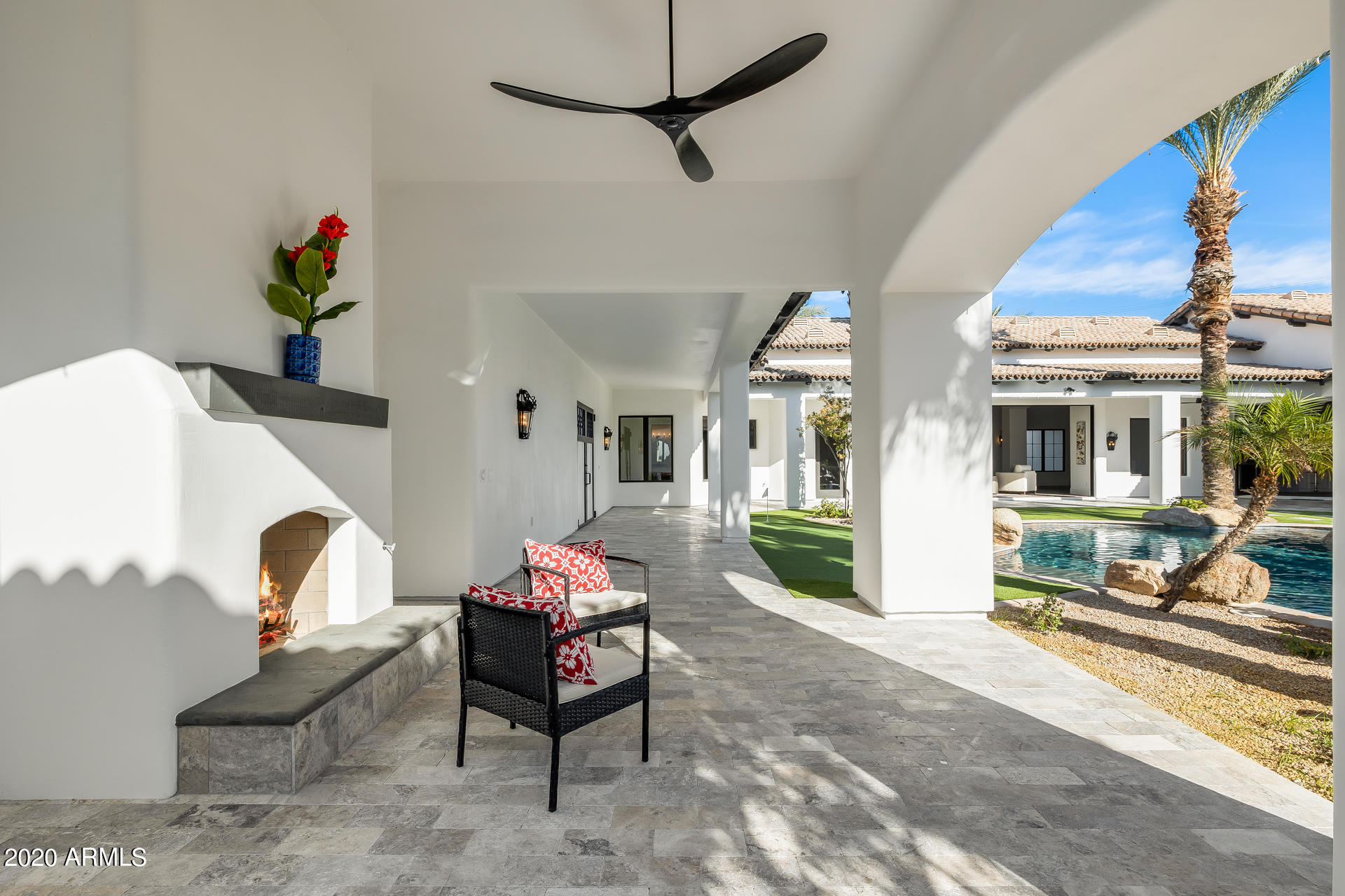MIRAGE CROSSING - Residential
