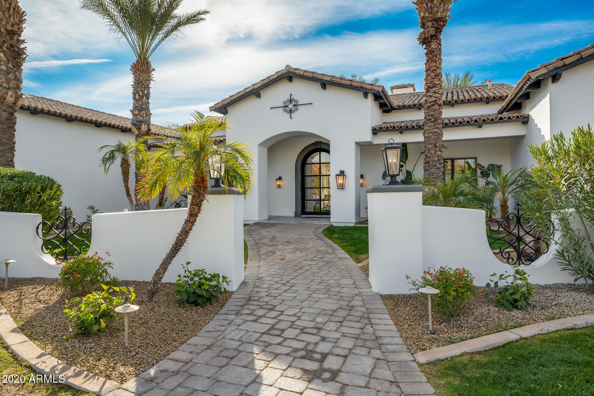 MIRAGE CROSSING - Residential