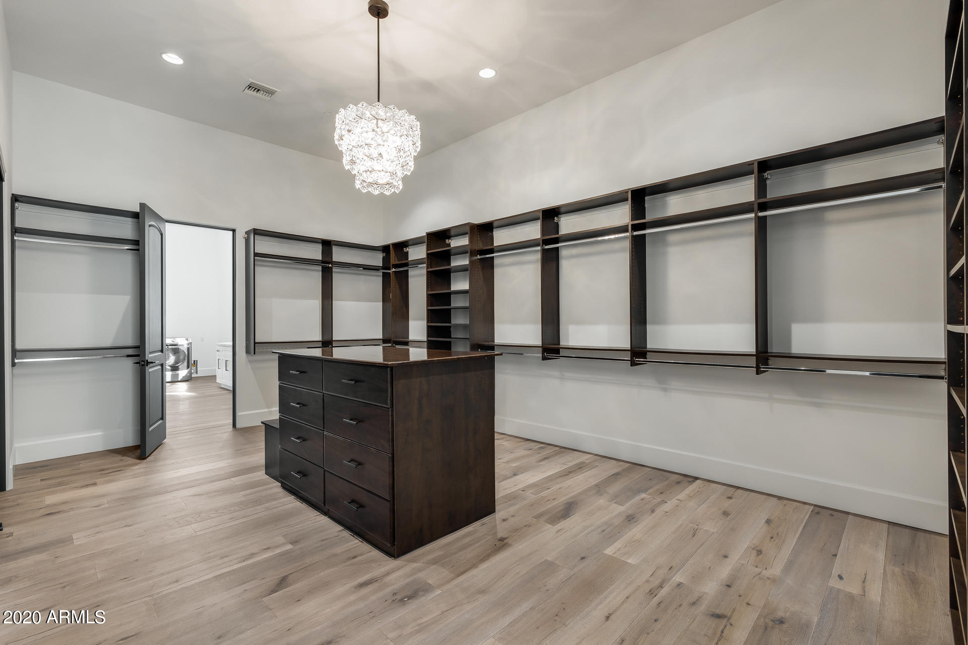 MIRAGE CROSSING - Residential