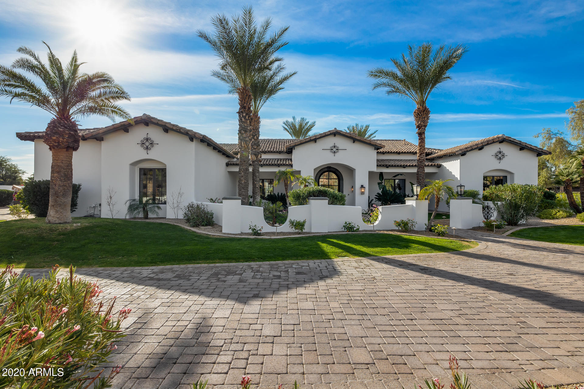 MIRAGE CROSSING - Residential