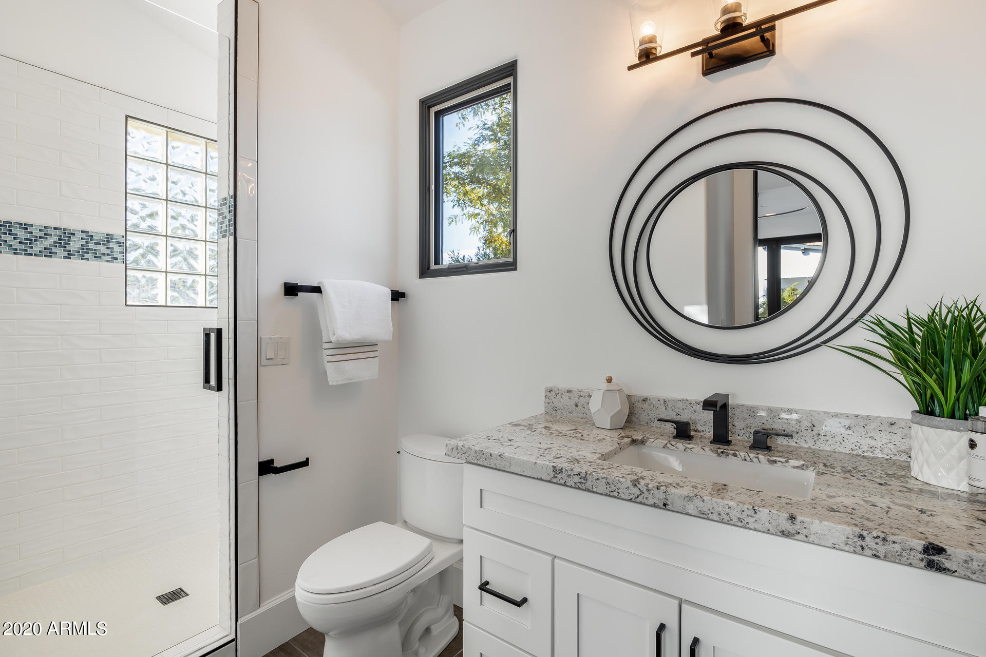 MIRAGE CROSSING - Residential