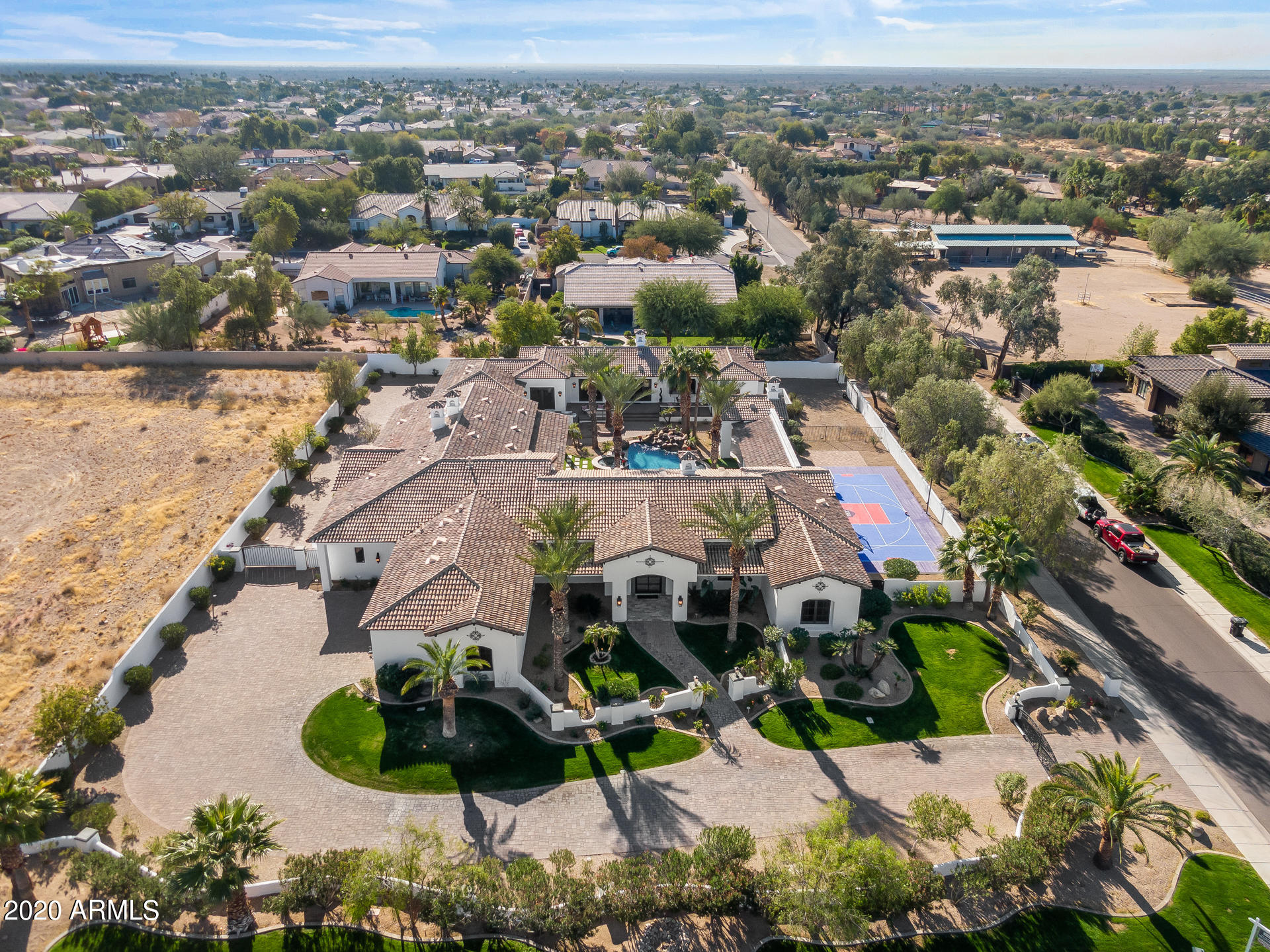 MIRAGE CROSSING - Residential