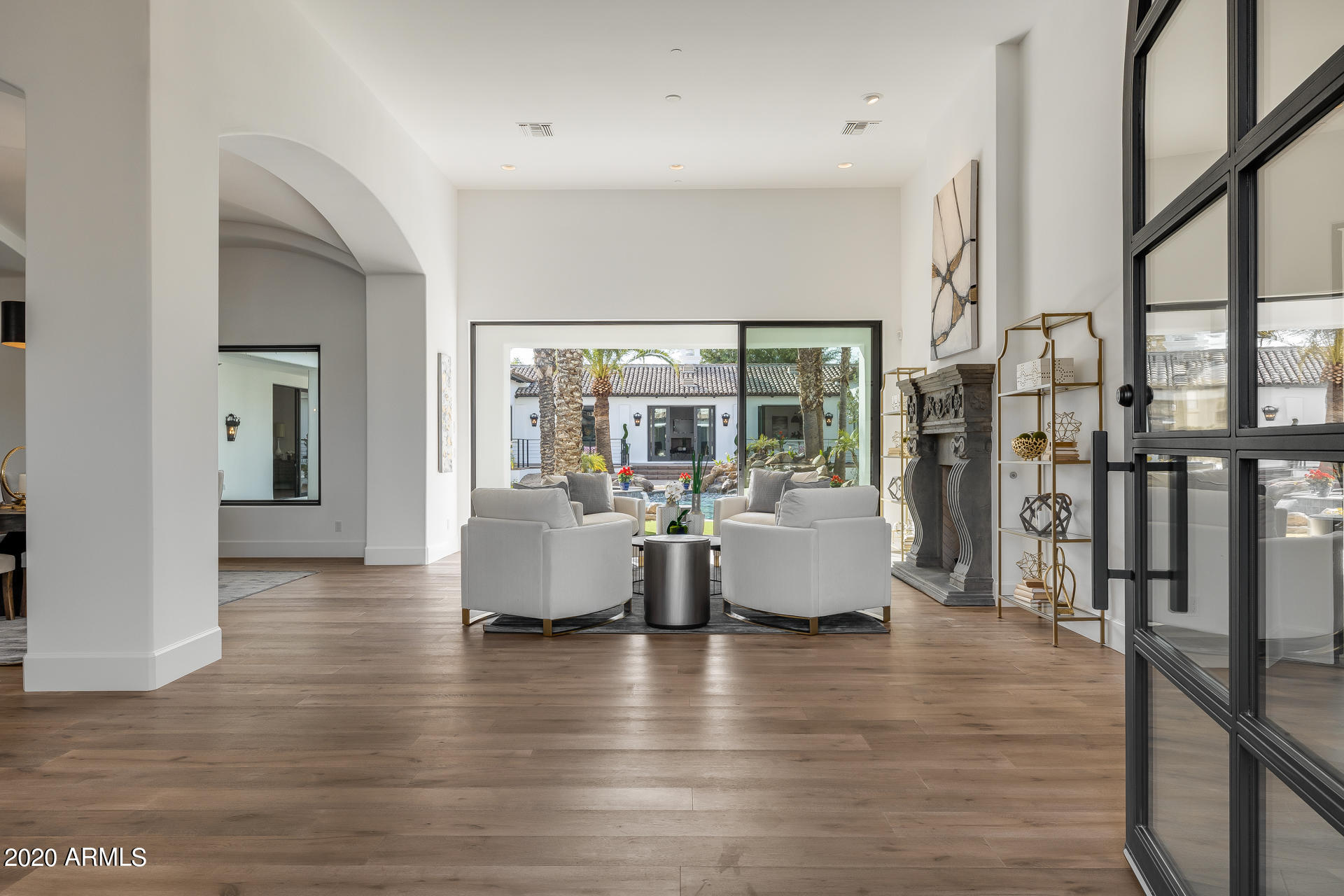 MIRAGE CROSSING - Residential