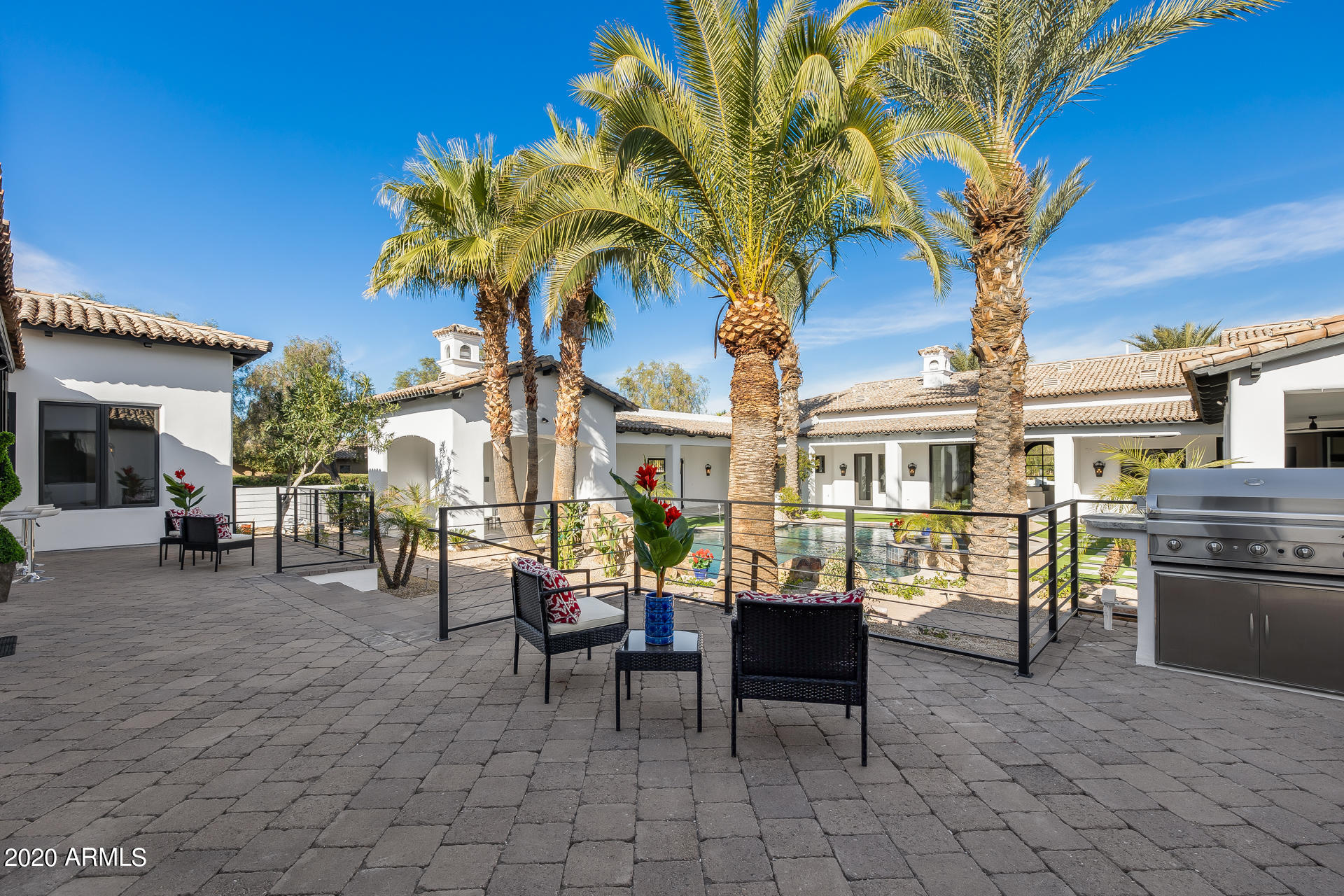 MIRAGE CROSSING - Residential