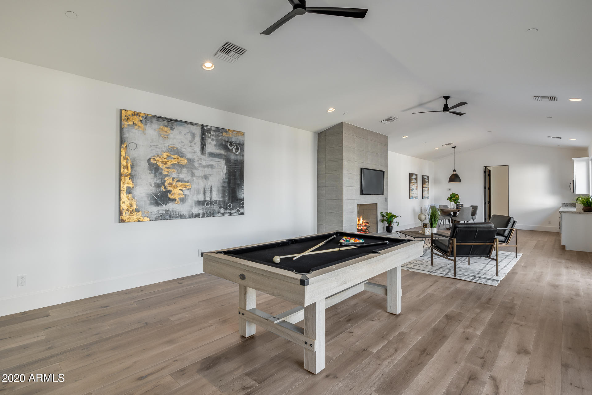 MIRAGE CROSSING - Residential
