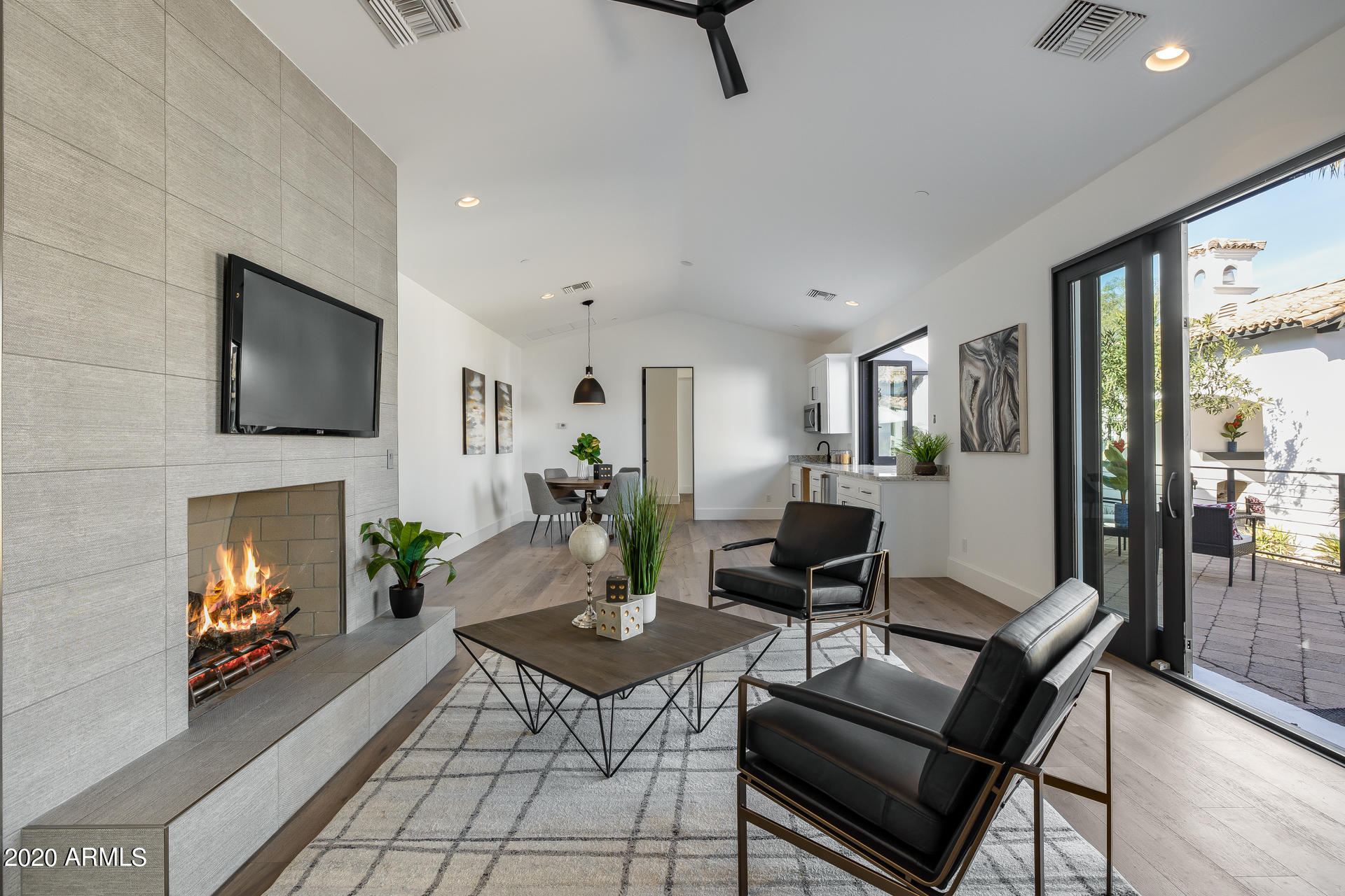 MIRAGE CROSSING - Residential