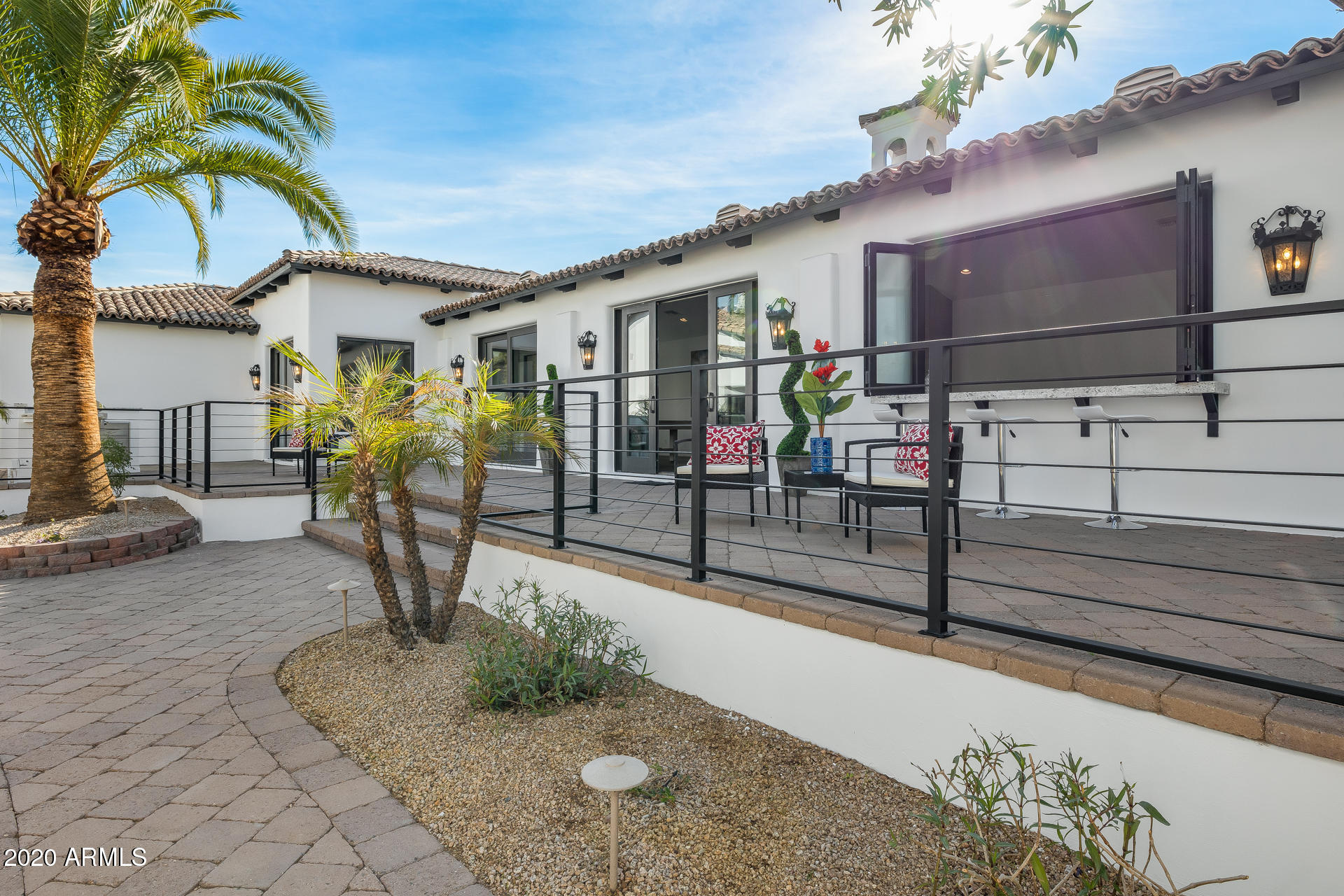 MIRAGE CROSSING - Residential