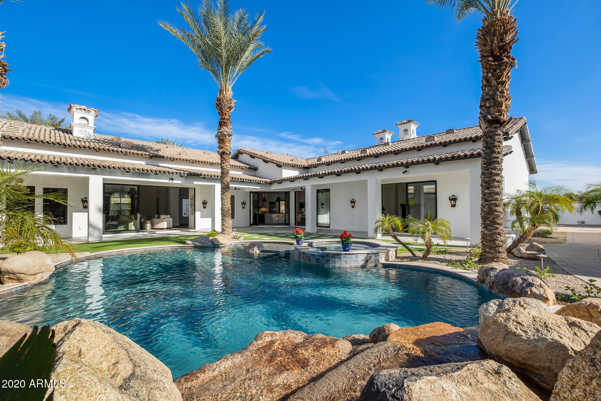MIRAGE CROSSING - Residential