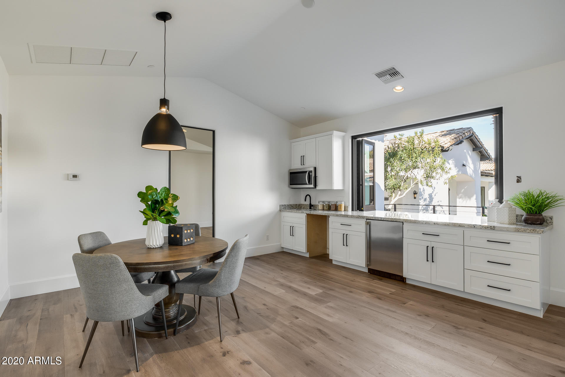MIRAGE CROSSING - Residential