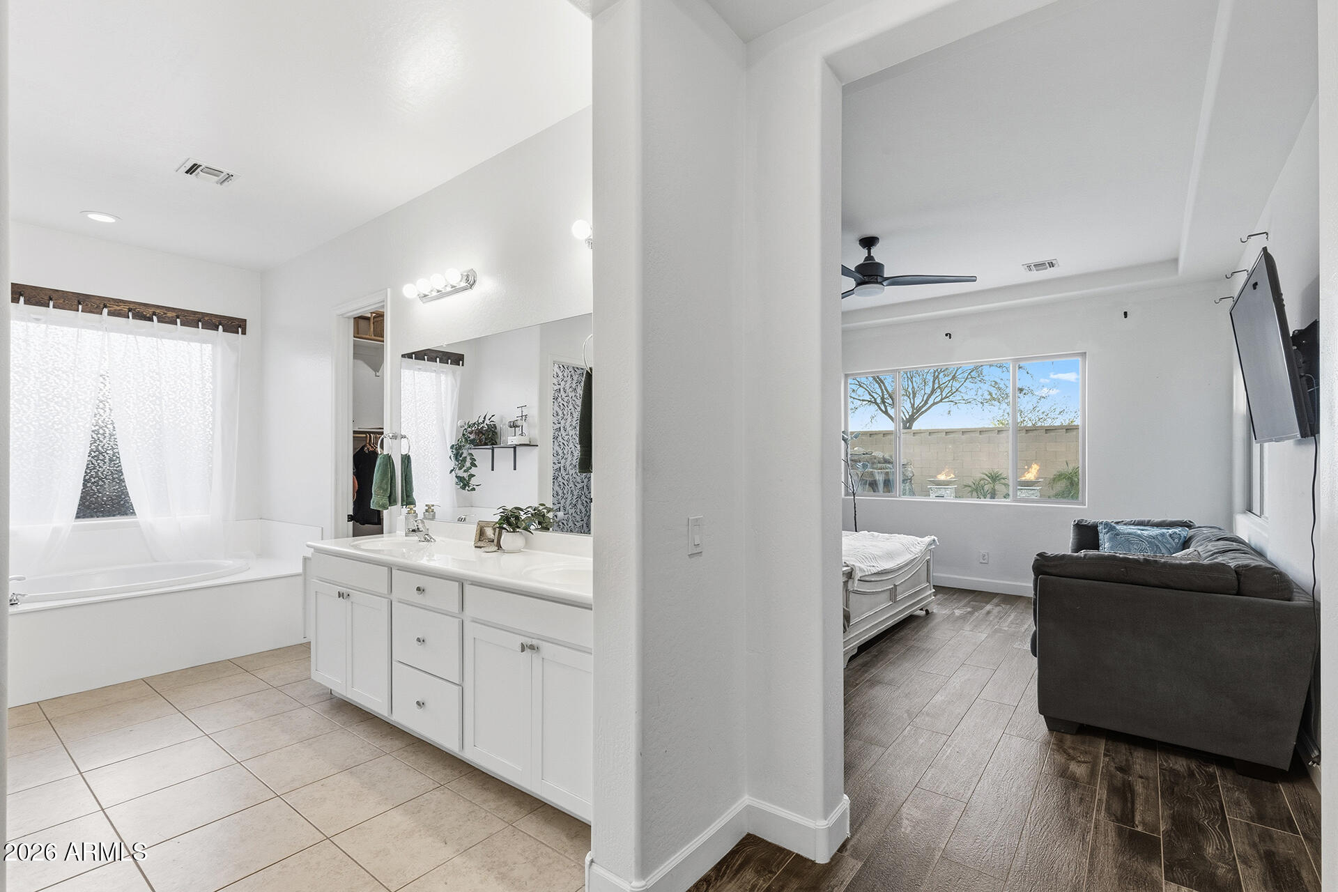 WESTWING MOUNTAIN PARCEL 24 ESCENA - Residential