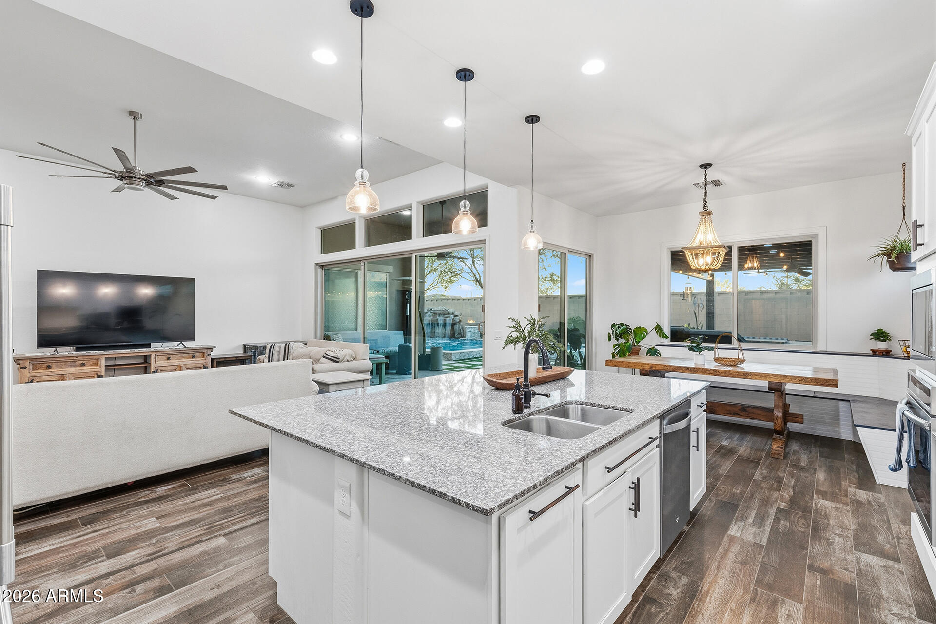 WESTWING MOUNTAIN PARCEL 24 ESCENA - Residential