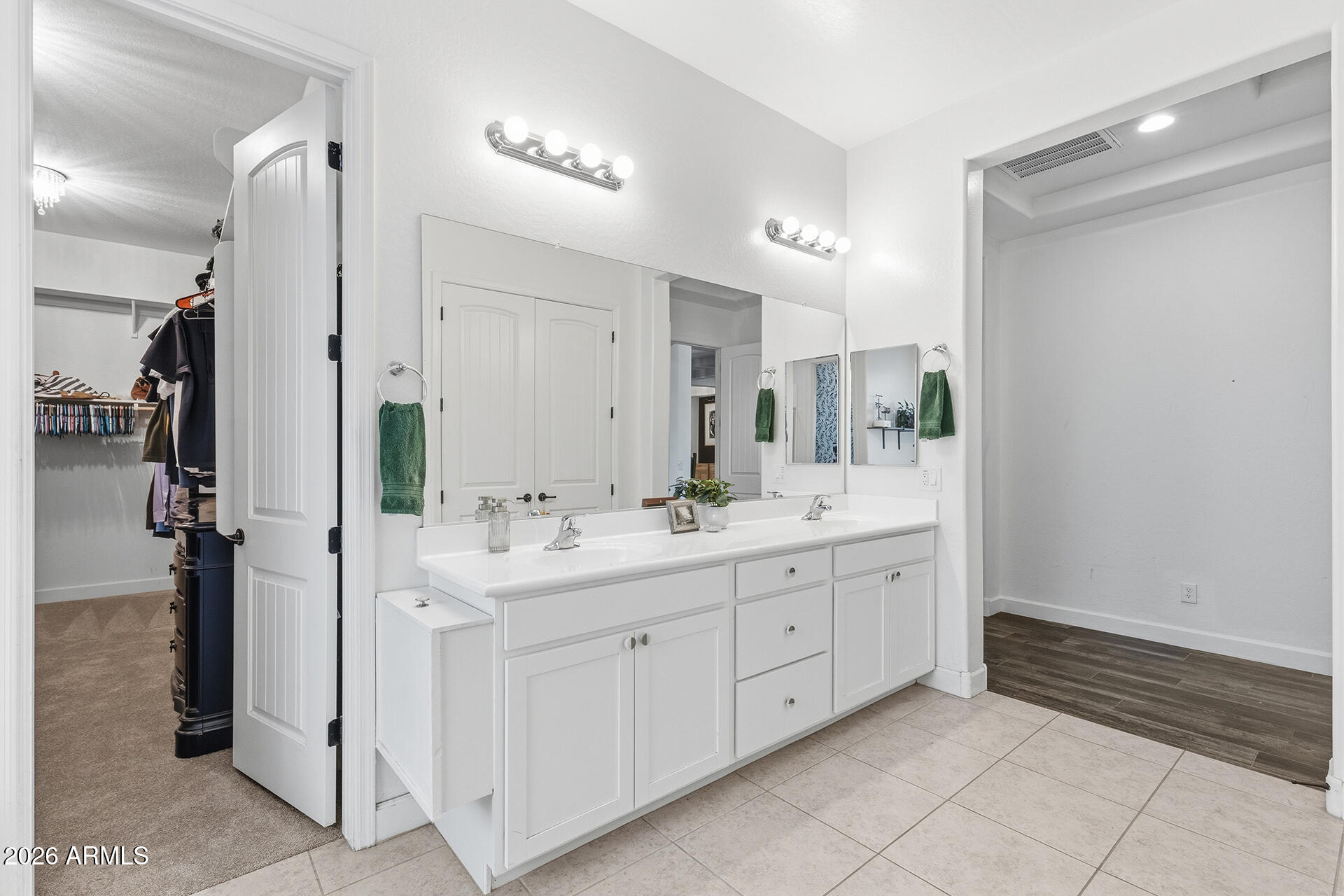 WESTWING MOUNTAIN PARCEL 24 ESCENA - Residential