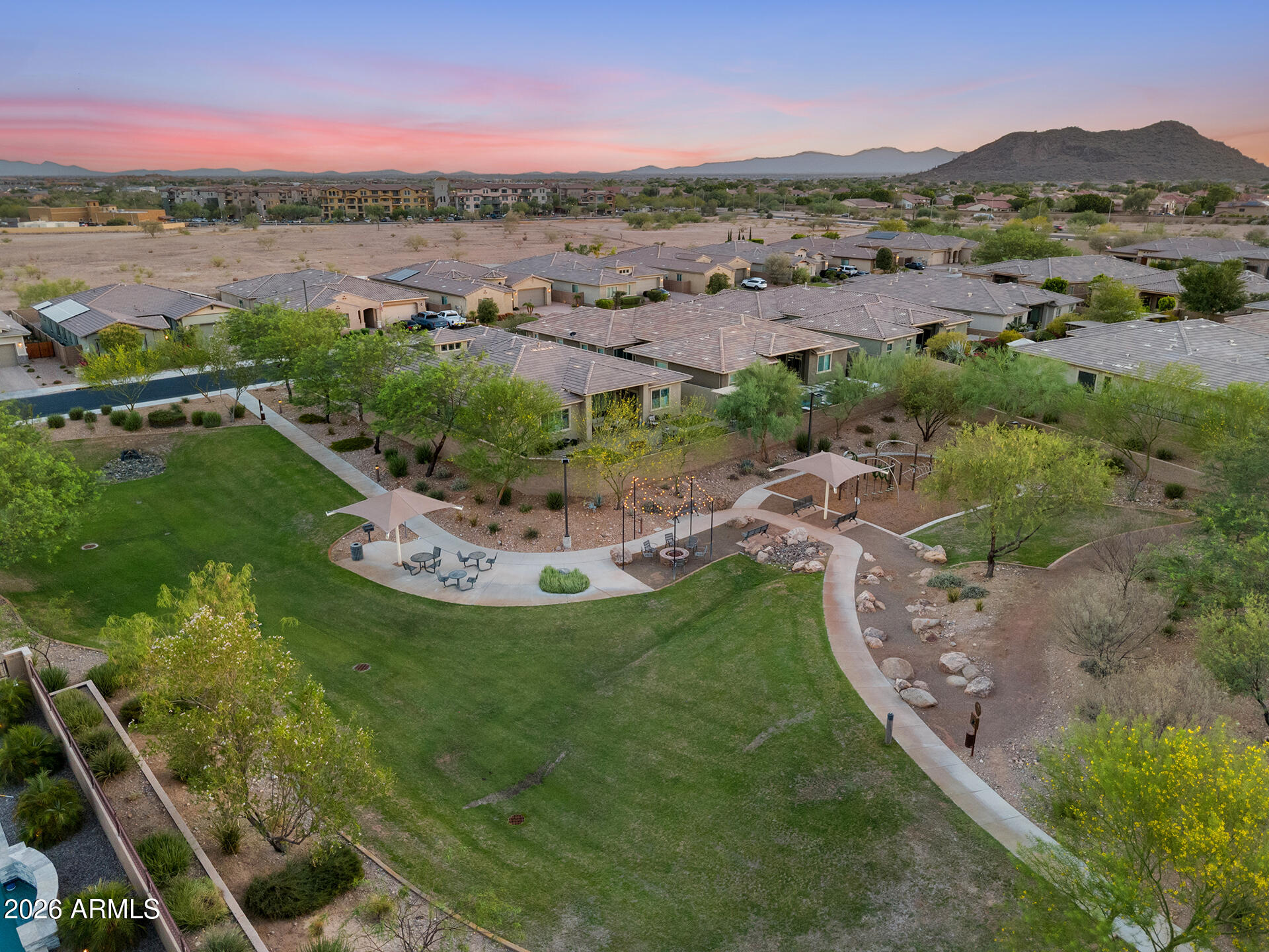 WESTWING MOUNTAIN PARCEL 24 ESCENA - Residential