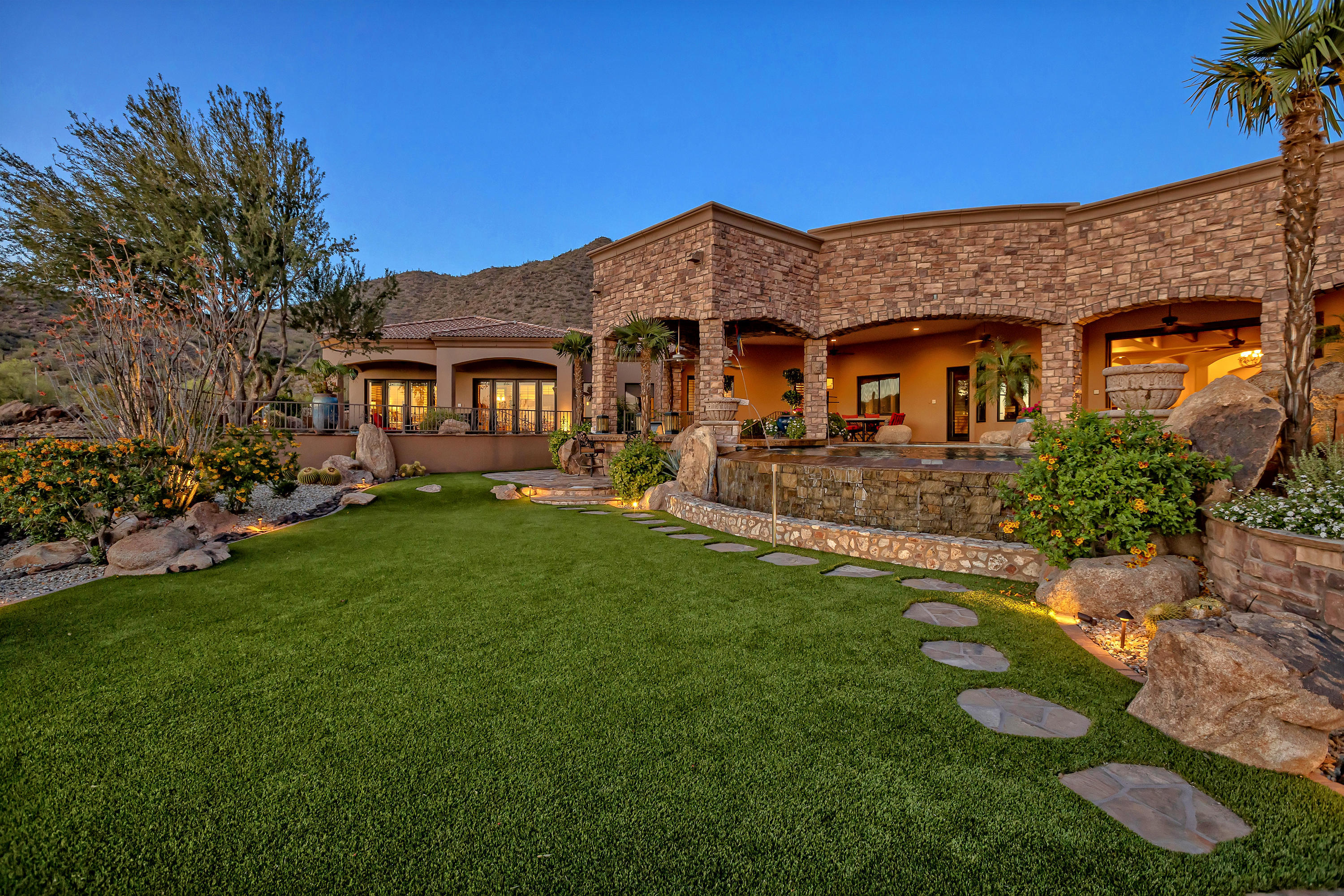 DIAMOND POINT AT LAS SENDAS MOUNTAIN - Residential