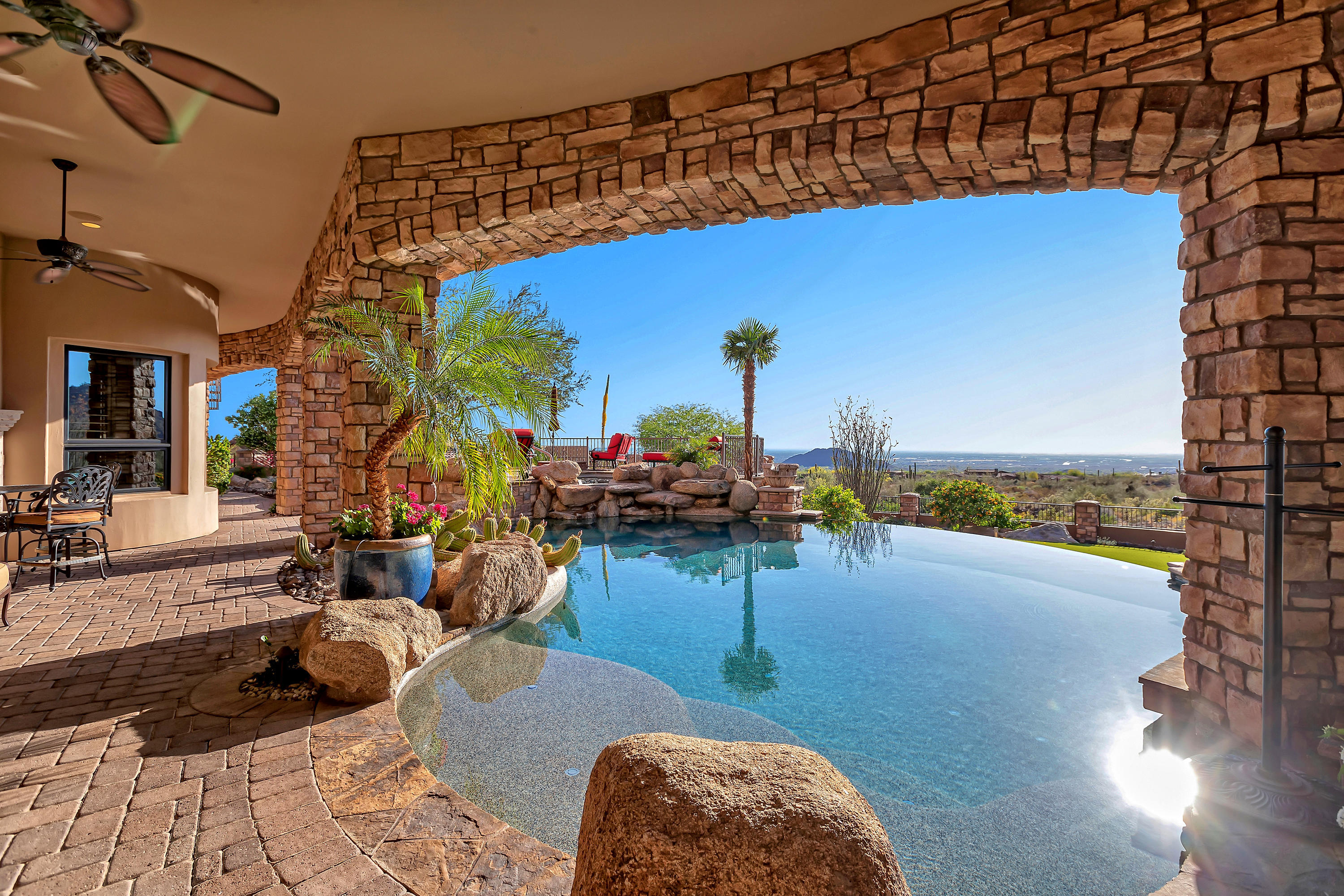DIAMOND POINT AT LAS SENDAS MOUNTAIN - Residential