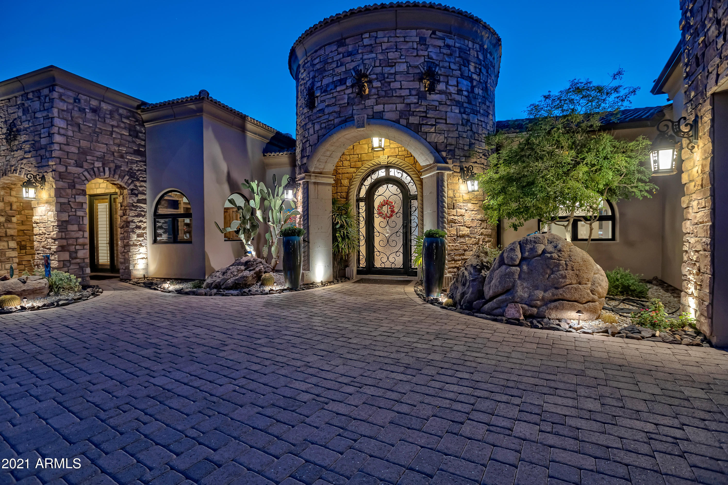 DIAMOND POINT AT LAS SENDAS MOUNTAIN - Residential