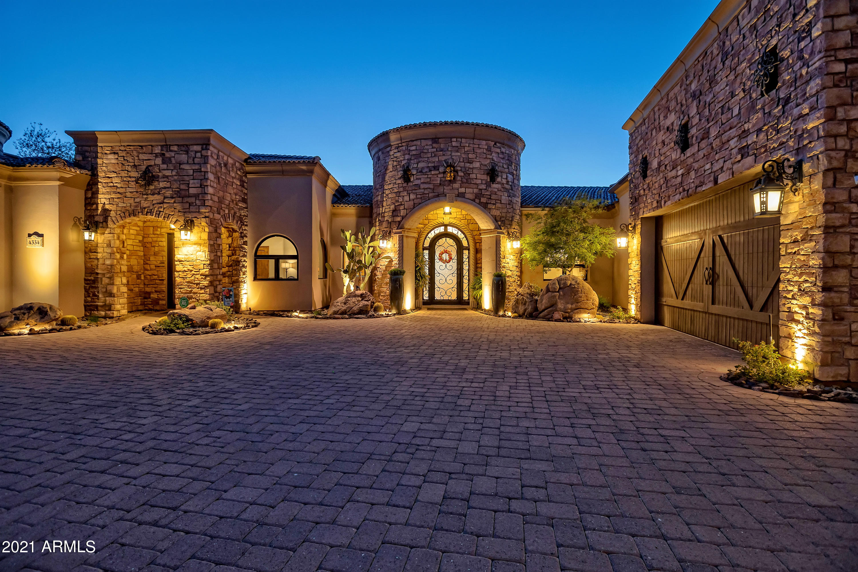 DIAMOND POINT AT LAS SENDAS MOUNTAIN - Residential